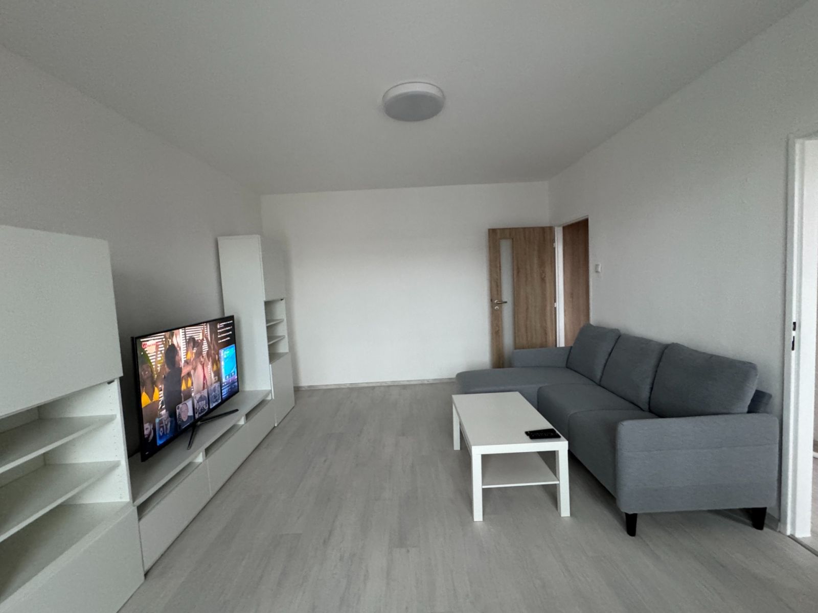 Pronájem bytu 2+1 56 m² — photo 2