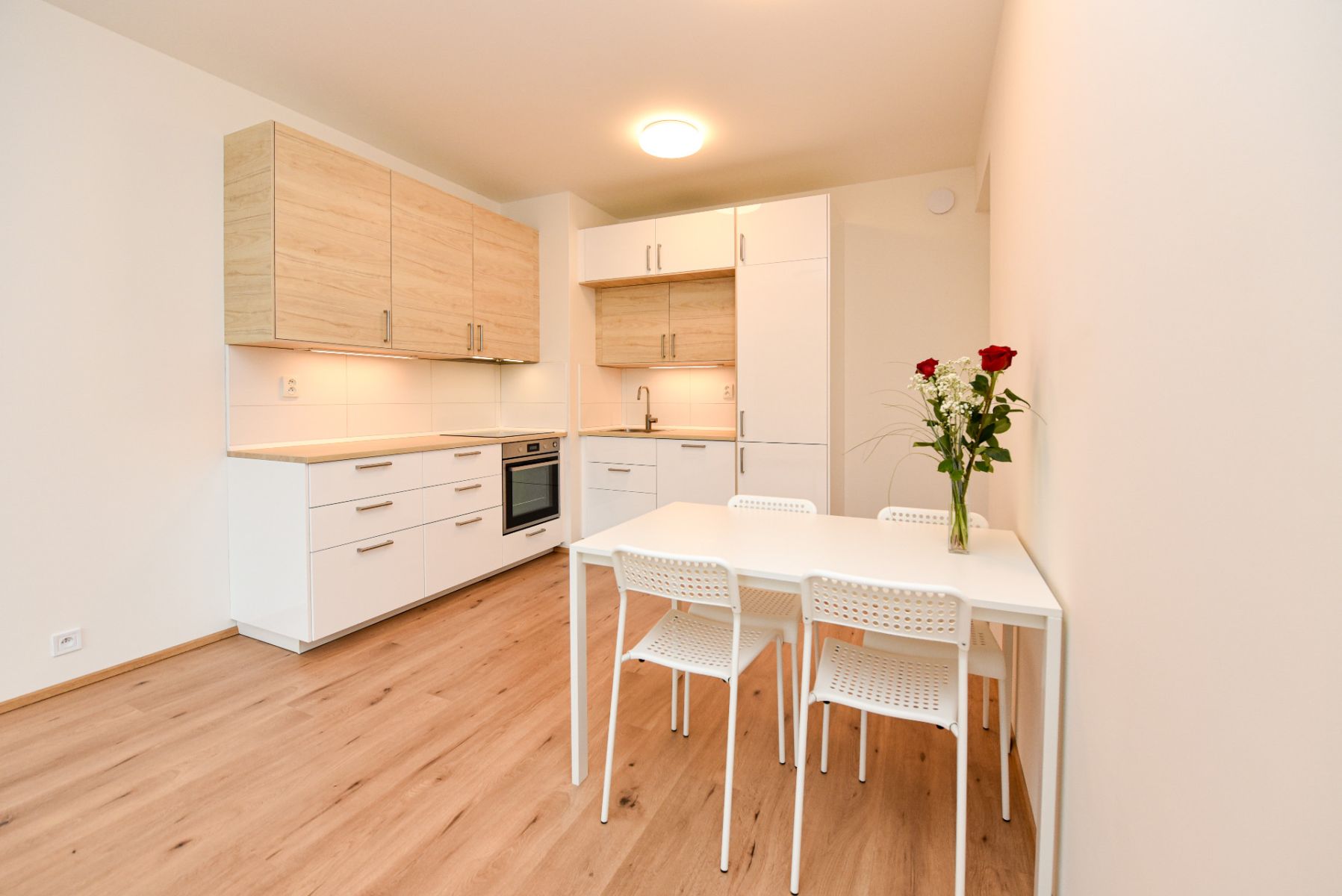 Pronájem bytu 2+kk 57 m² — photo 2