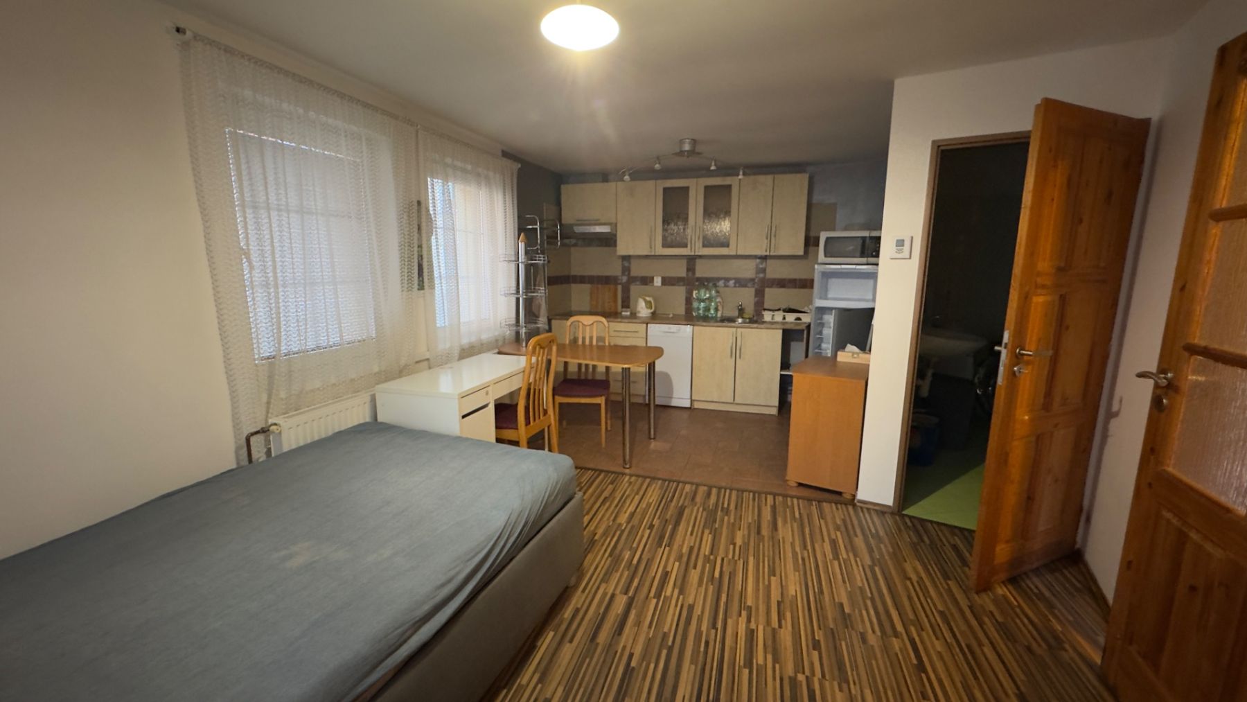 Pronájem bytu 1+kk 34 m² — photo 2
