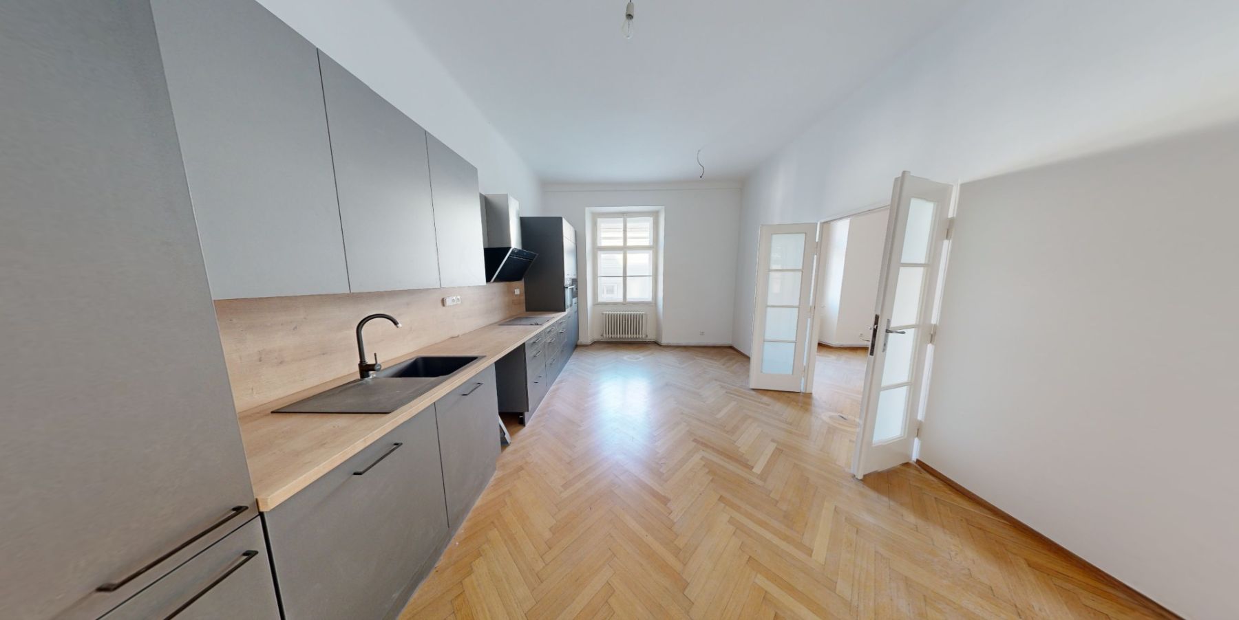 Pronájem bytu 4+1 157 m² — photo 2