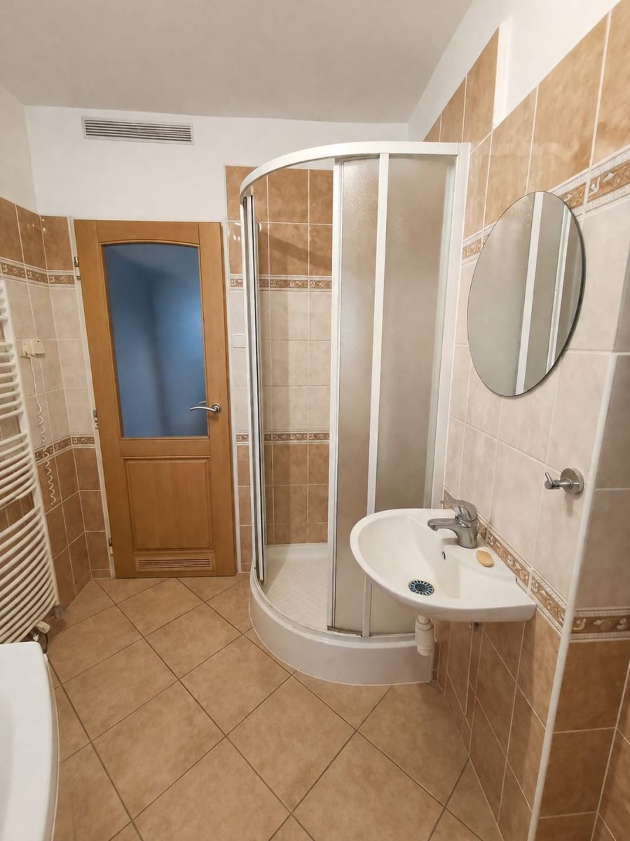 Pronájem bytu 3+1 75 m² — photo 2