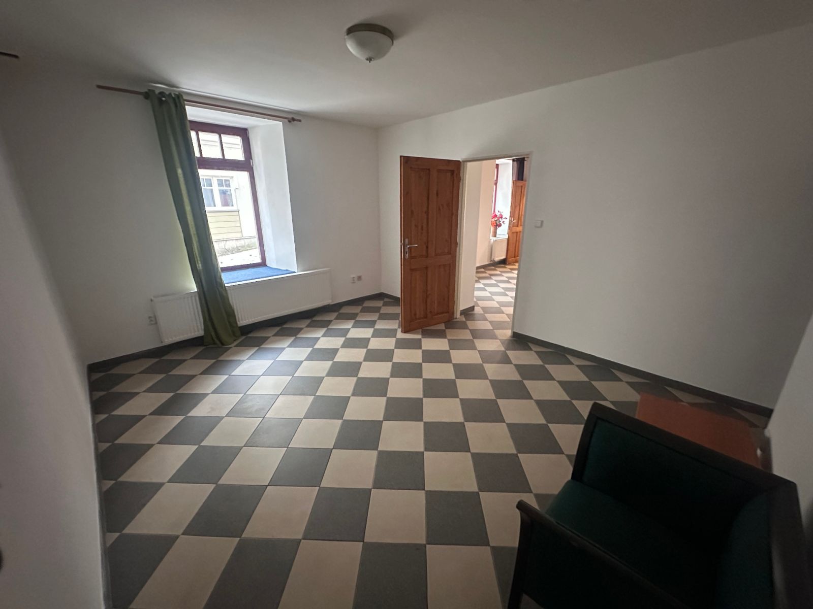 Pronájem nebytového prostoru 70 m² — photo 4