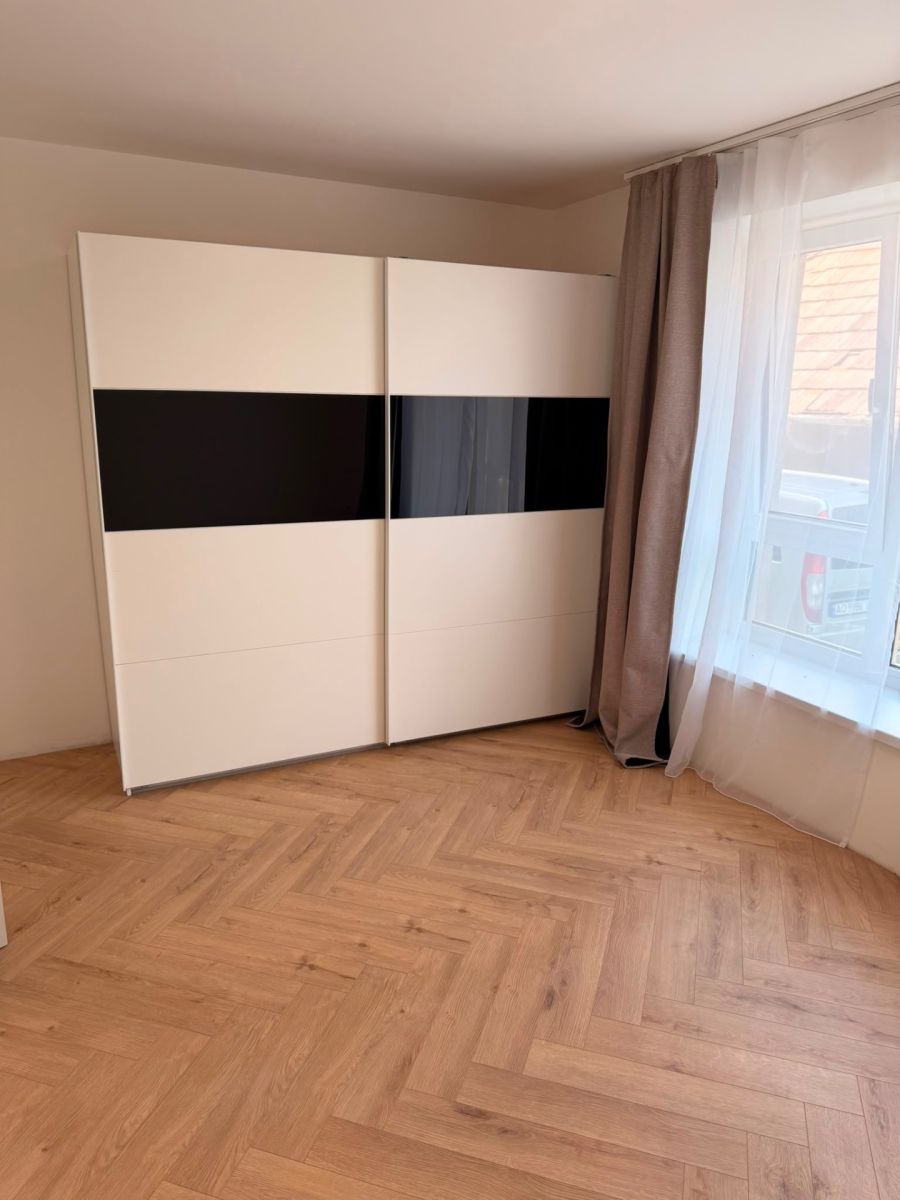 Prenájom bytu 3-izbový 123 m² — photo 2