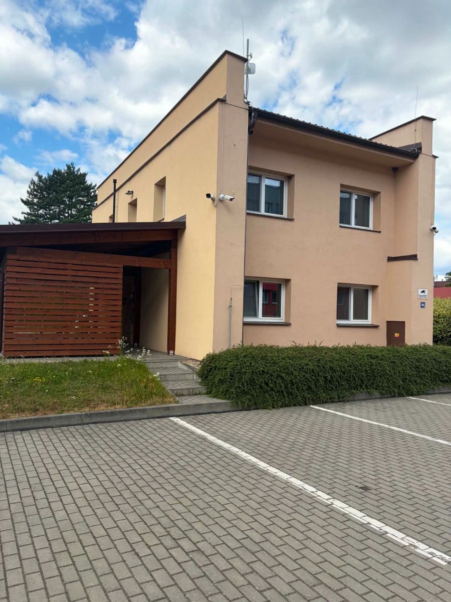 Pronájem kanceláře 120 m²