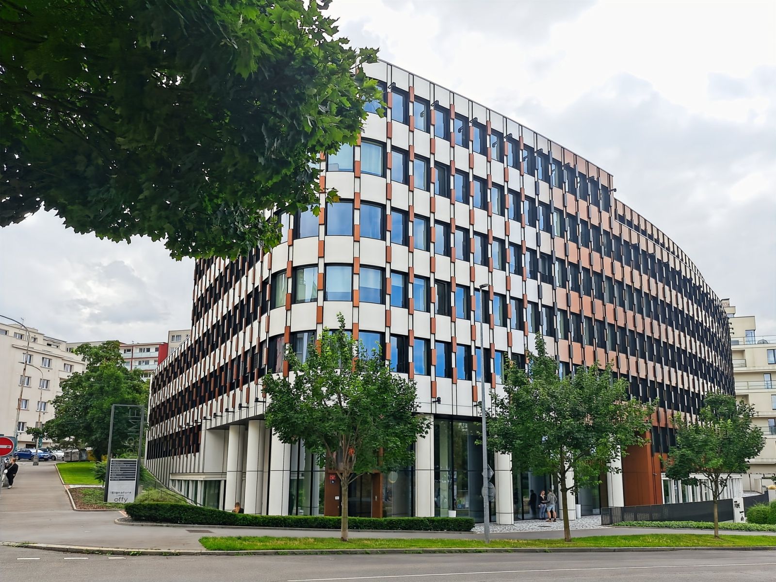 Pronájem kanceláře 120 m² — photo 2