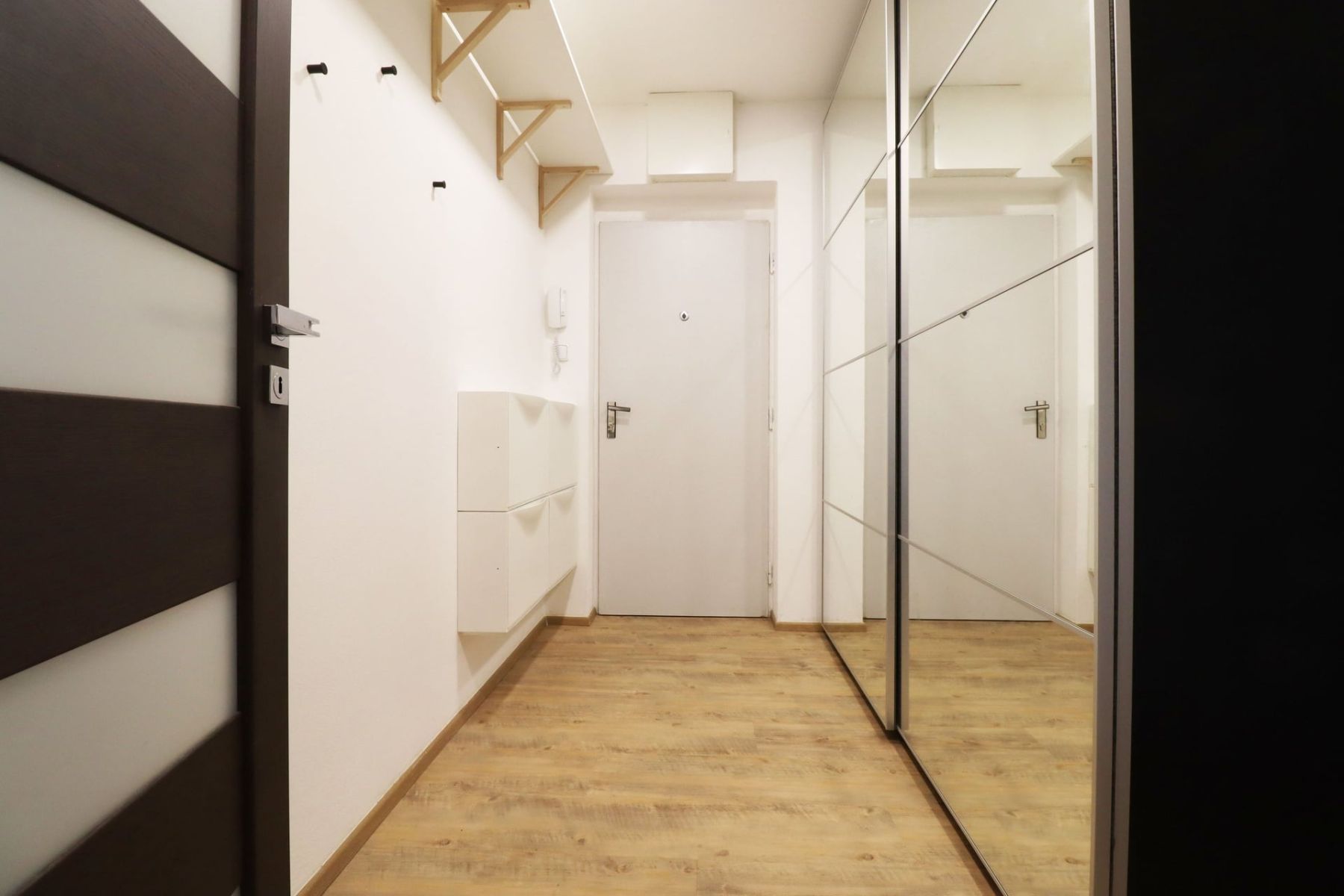Pronájem bytu 2+kk 47 m², Praha – náhled fotky 12