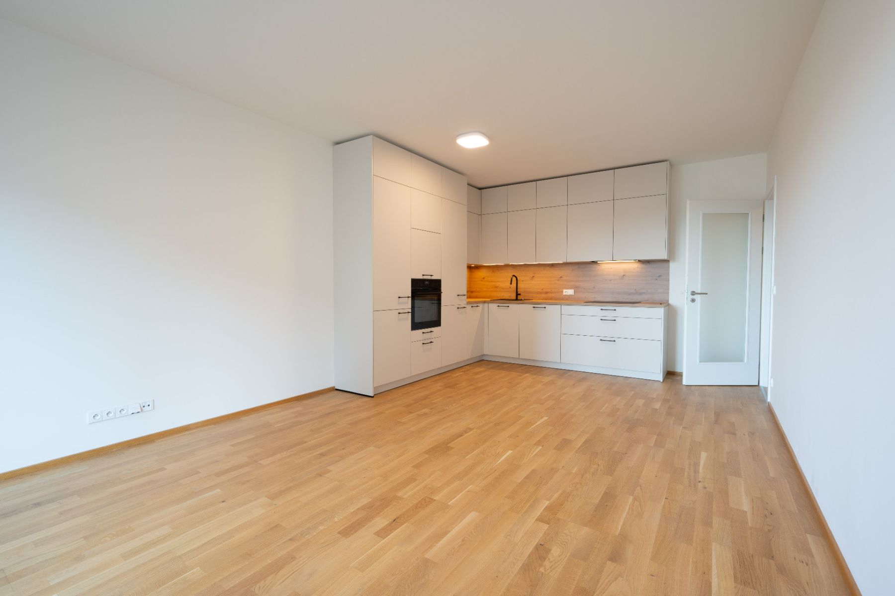 Pronájem bytu 2+kk 54 m² — photo 3