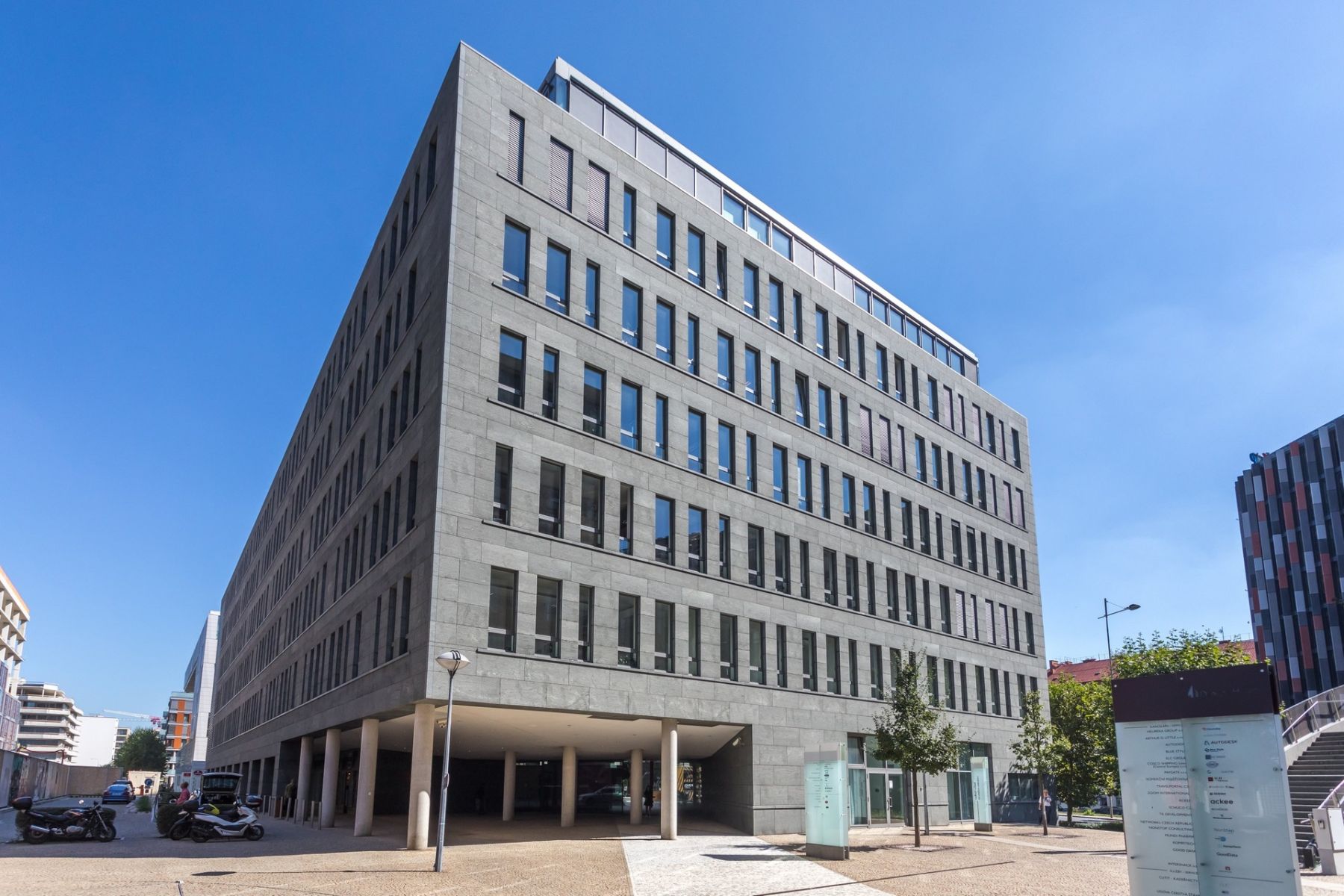Pronájem kanceláře 60 m² — photo 3