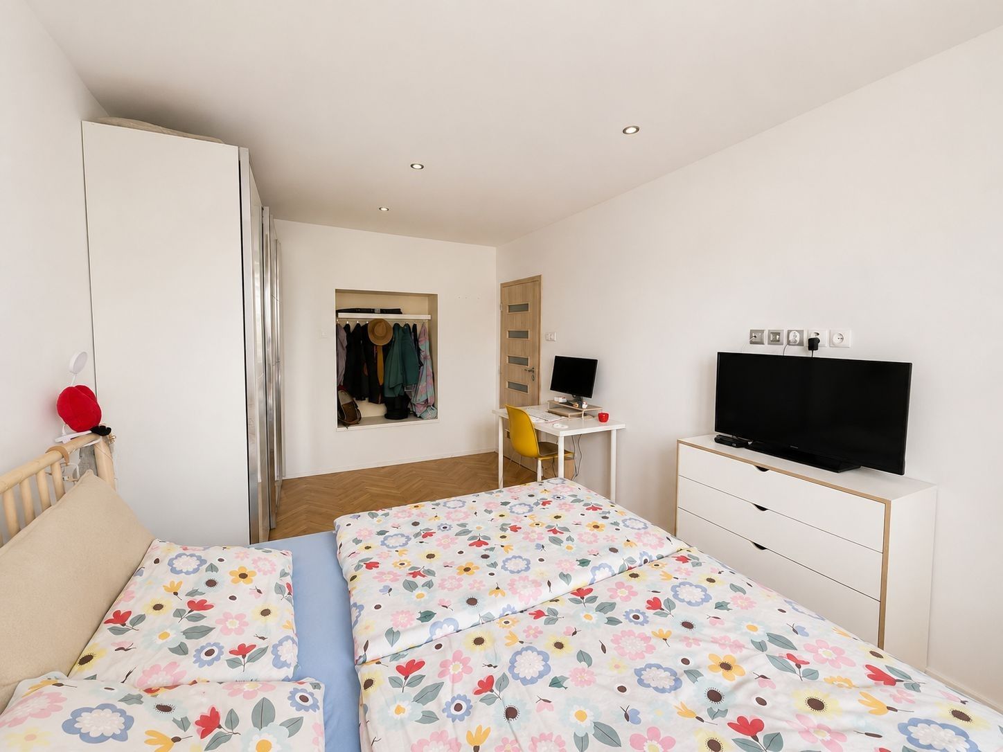 Pronájem bytu 3+1 74 m² — photo 2