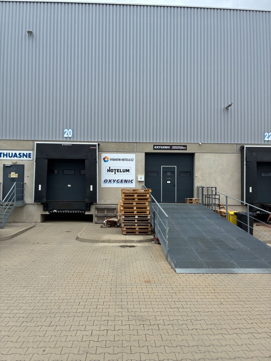Pronájem nebytového prostoru 550 m² — photo 4