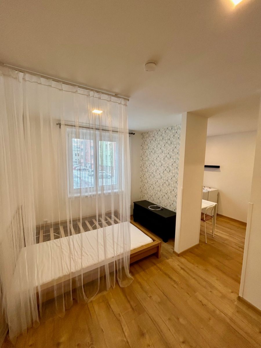 Pronájem bytu 1+kk 27 m²