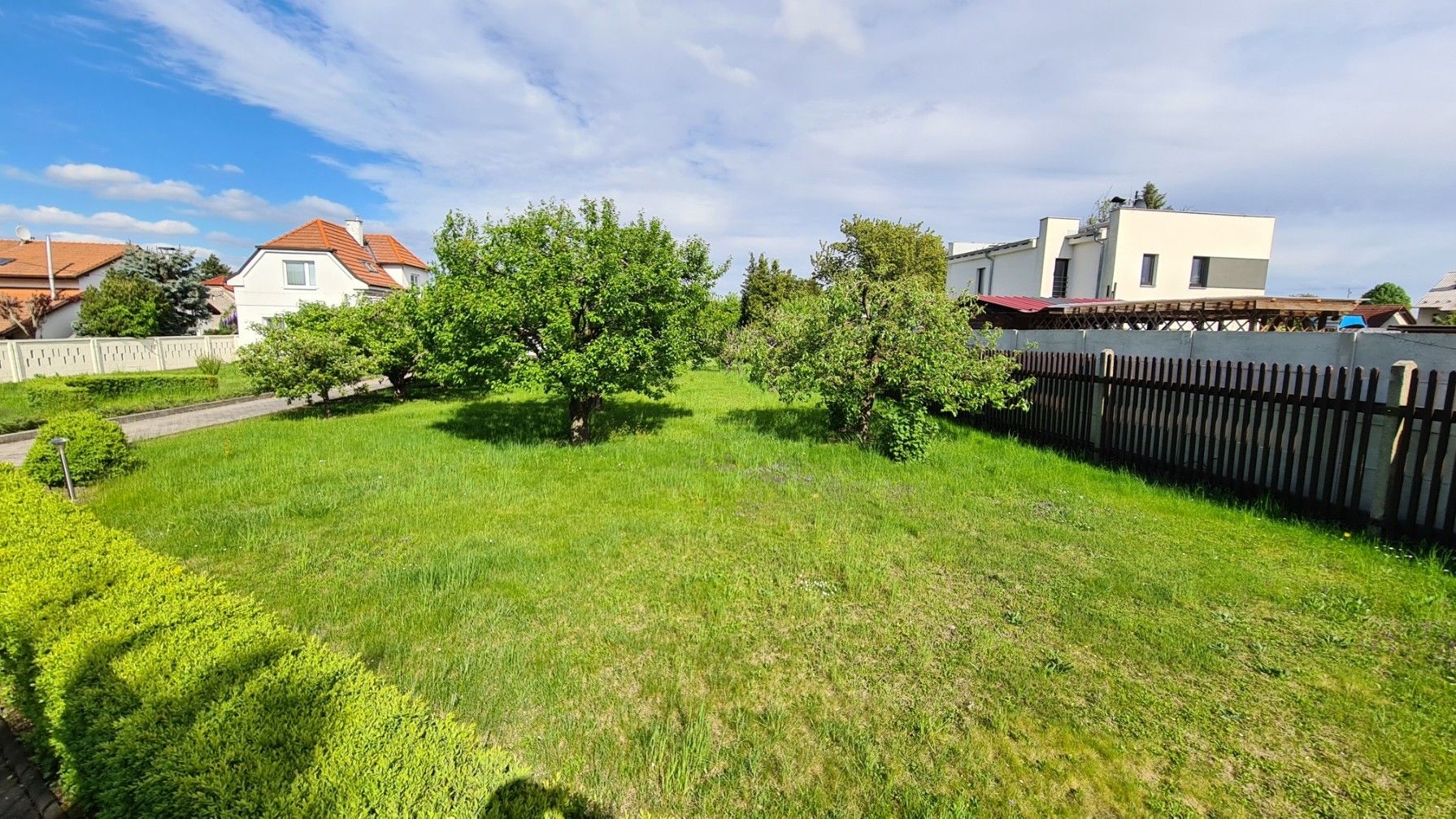 Prodej pozemku 832 m²