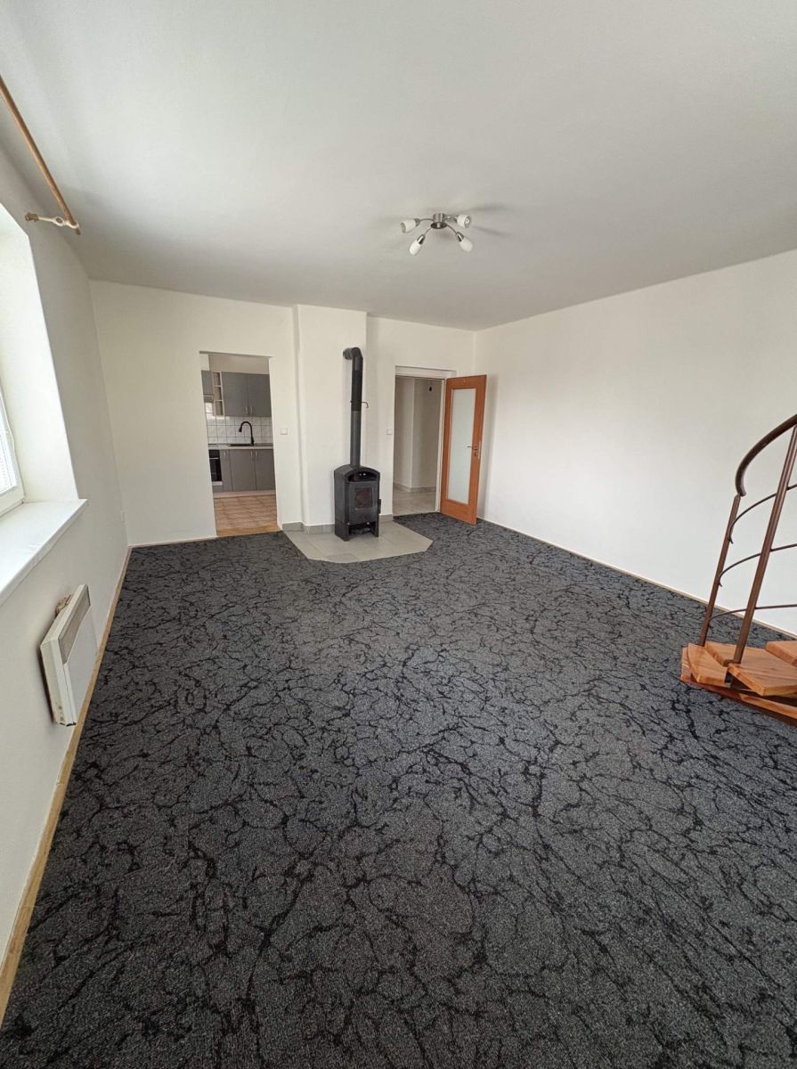 Pronájem bytu 3+1 103 m² — photo 2