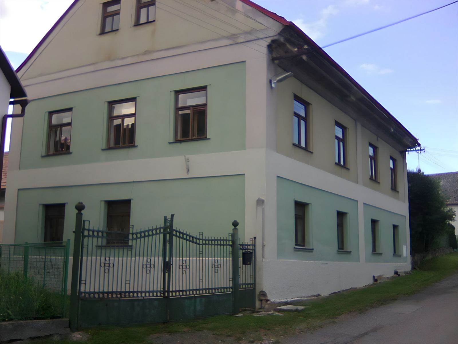 Prodej domu 240 m², pozemek 2.834 m² — photo 2