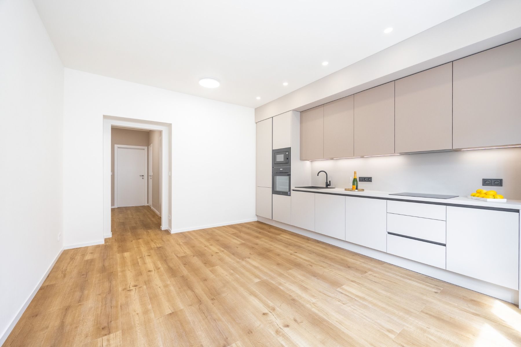 Prodej bytu 3+kk 77 m² — photo 2