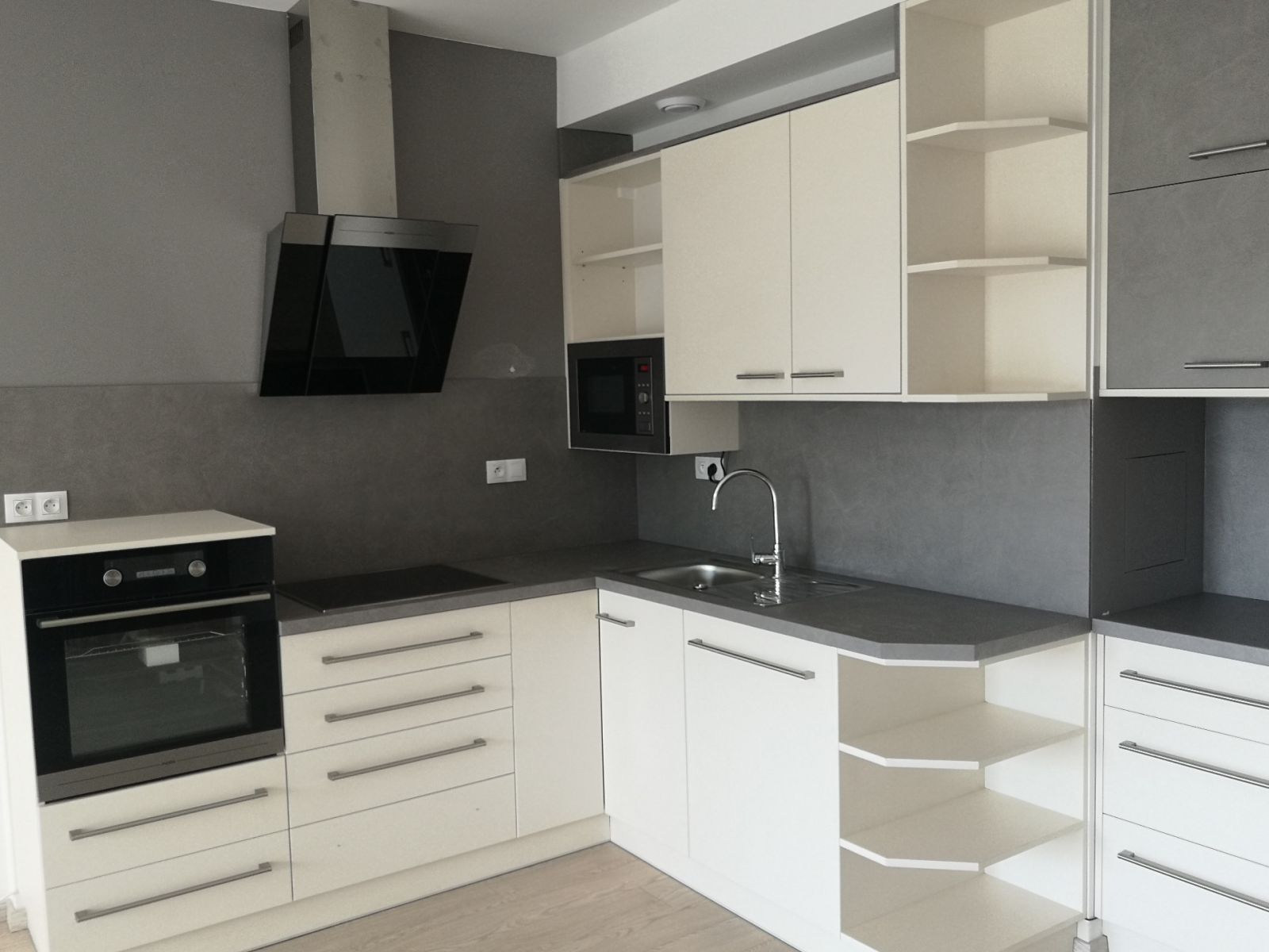 Pronájem bytu 3+kk 99 m² — photo 3