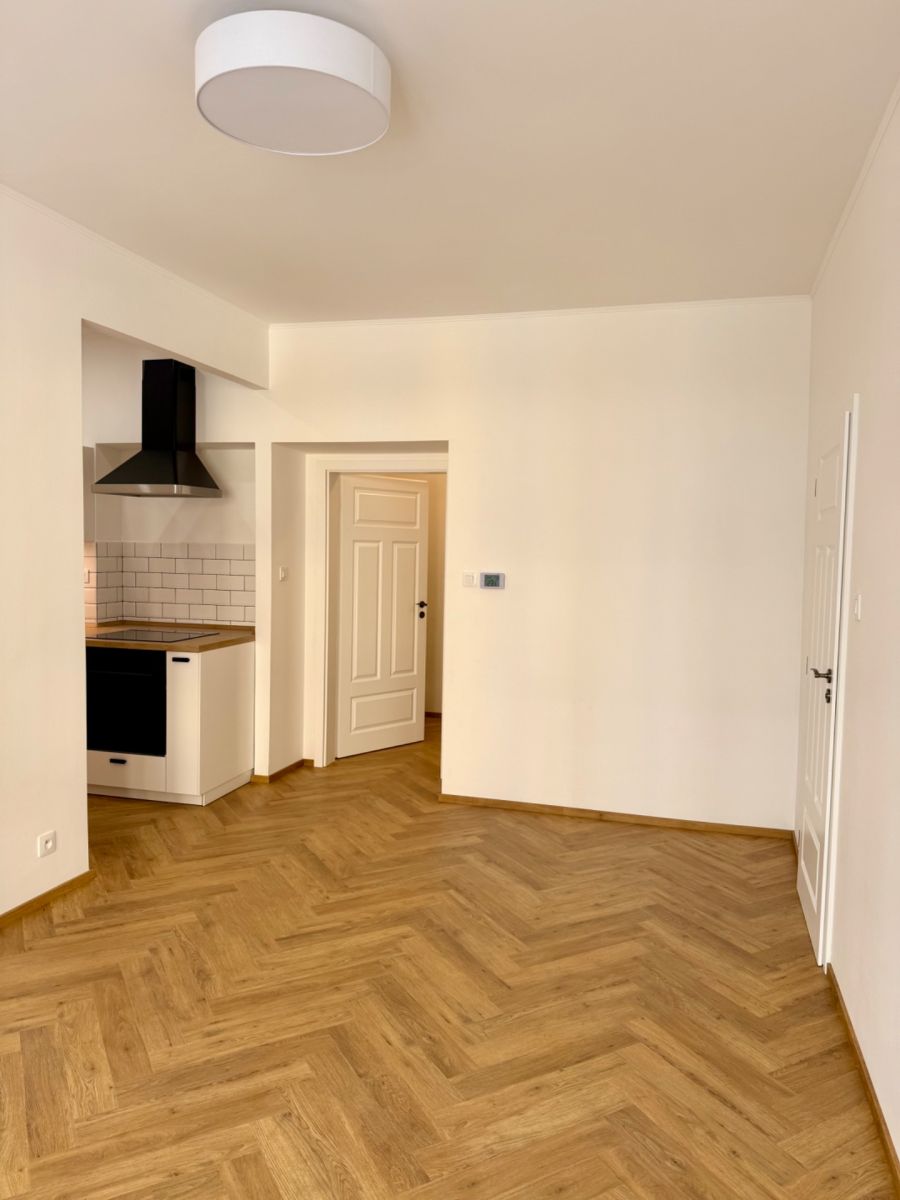Pronájem bytu 3+kk 61 m² — photo 2