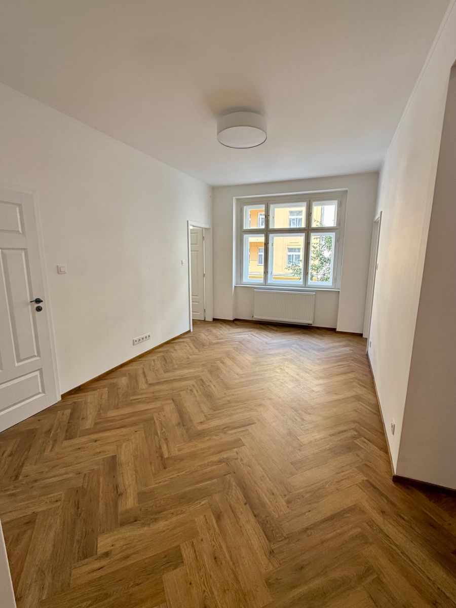 Pronájem bytu 3+kk 61 m² — photo 3