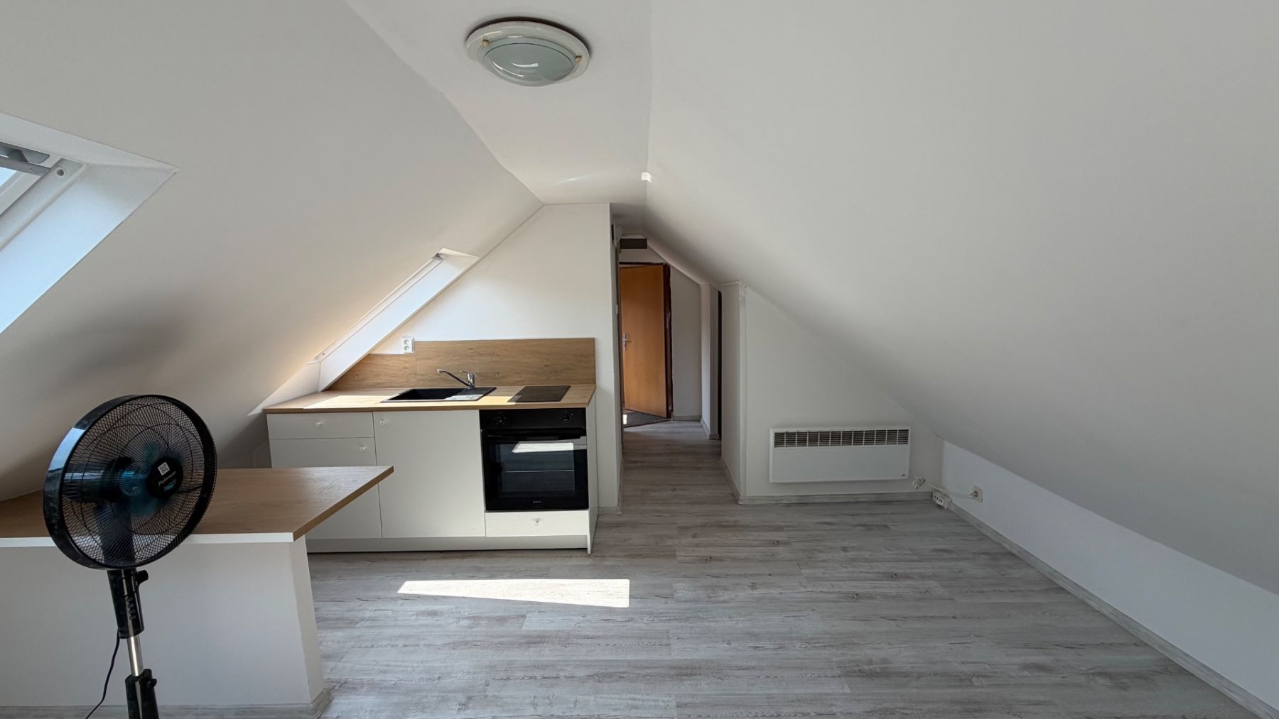 Pronájem bytu 1+kk 30 m² — photo 2