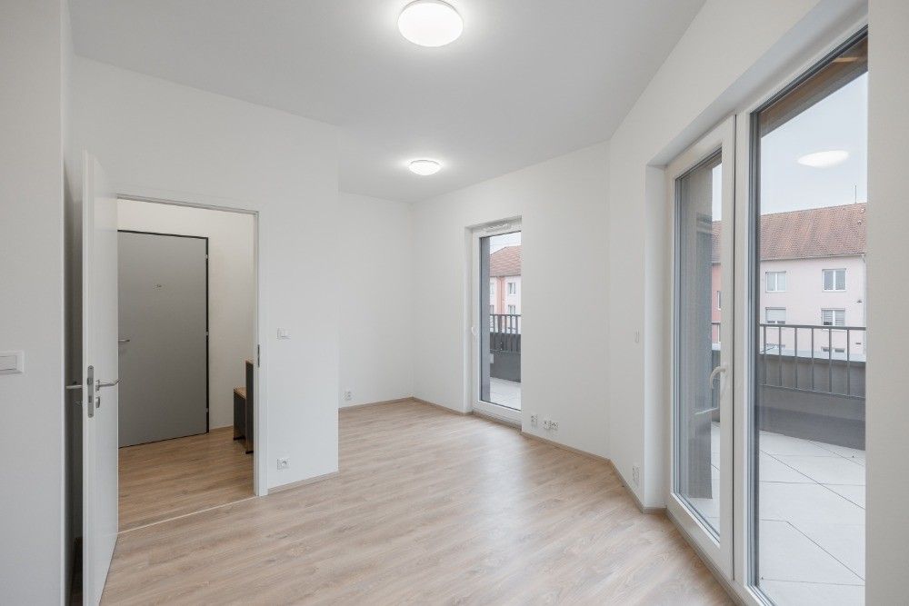 Pronájem bytu 1+kk 29 m² — photo 2