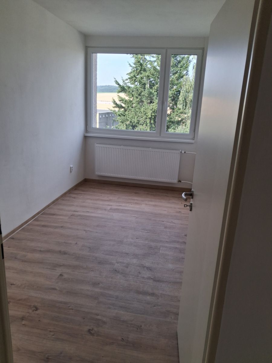 Pronájem bytu 3+1 70 m² — photo 2