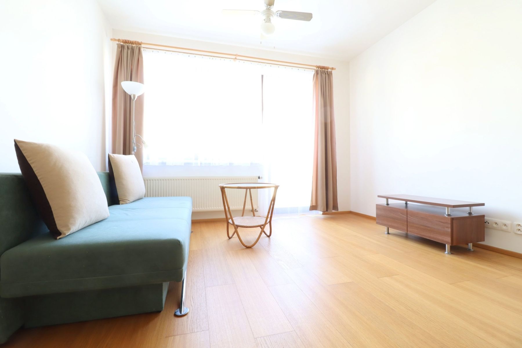 Pronájem bytu 1+kk 37 m² — photo 2