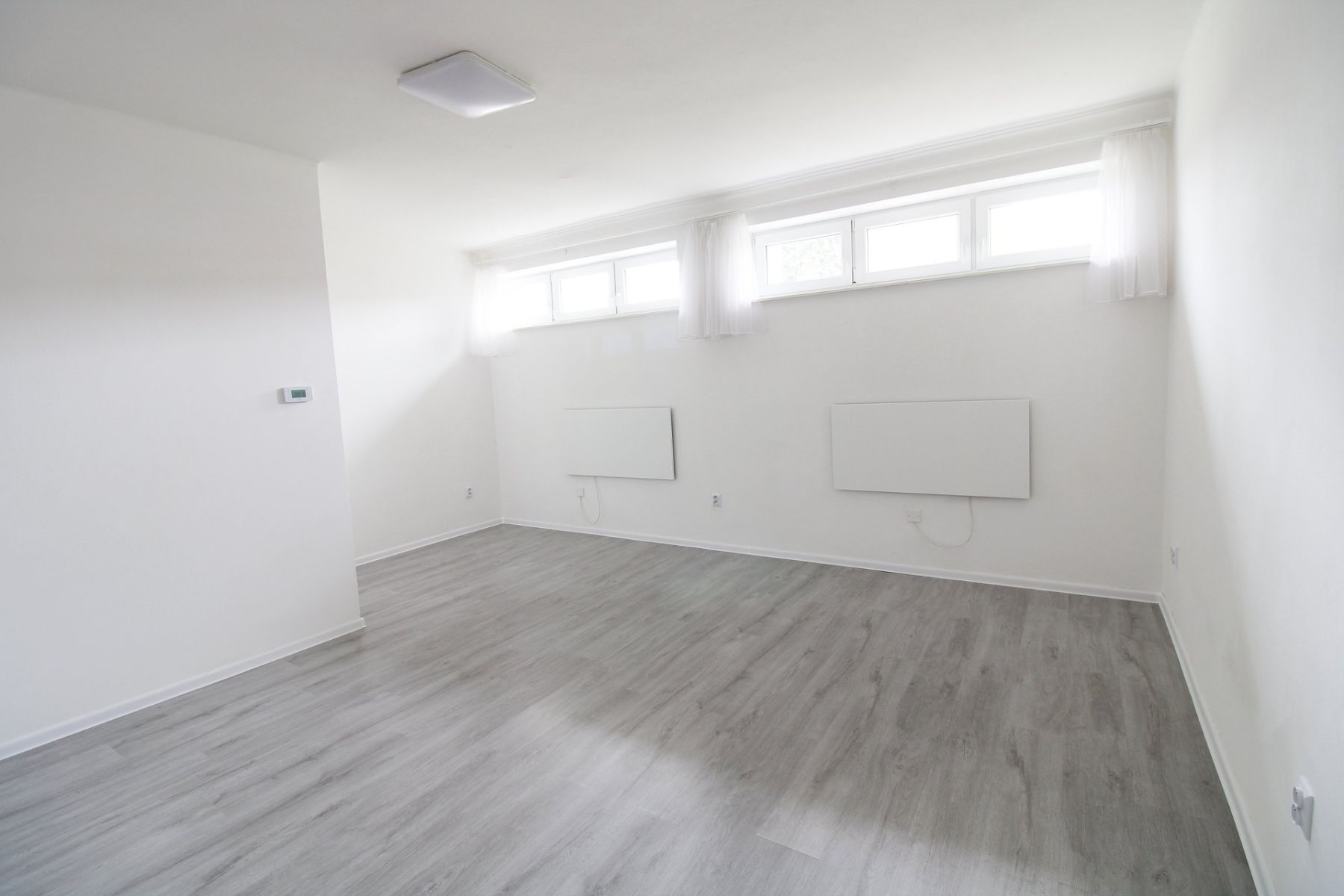 Pronájem bytu 1+kk 31 m² — photo 2