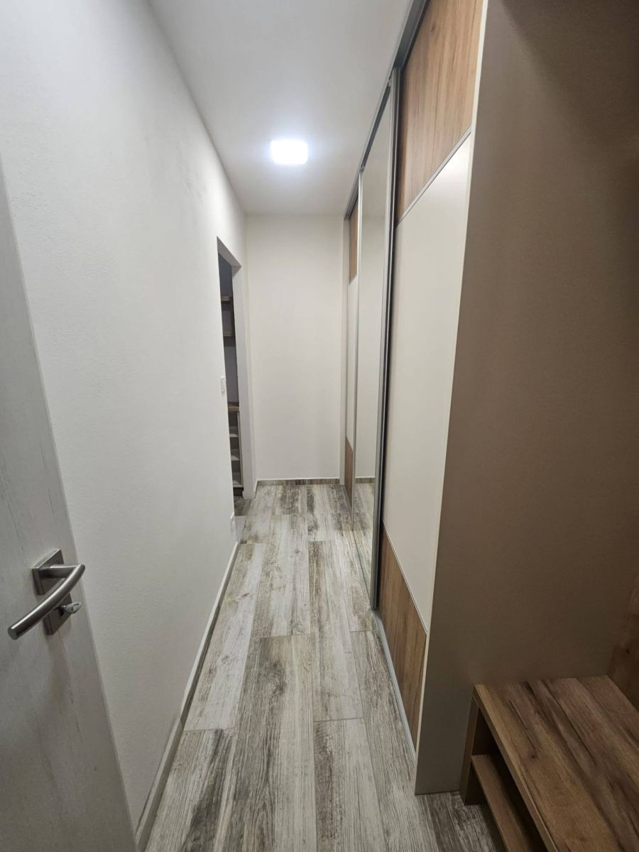 Pronájem bytu 1+1 43 m² — photo 3