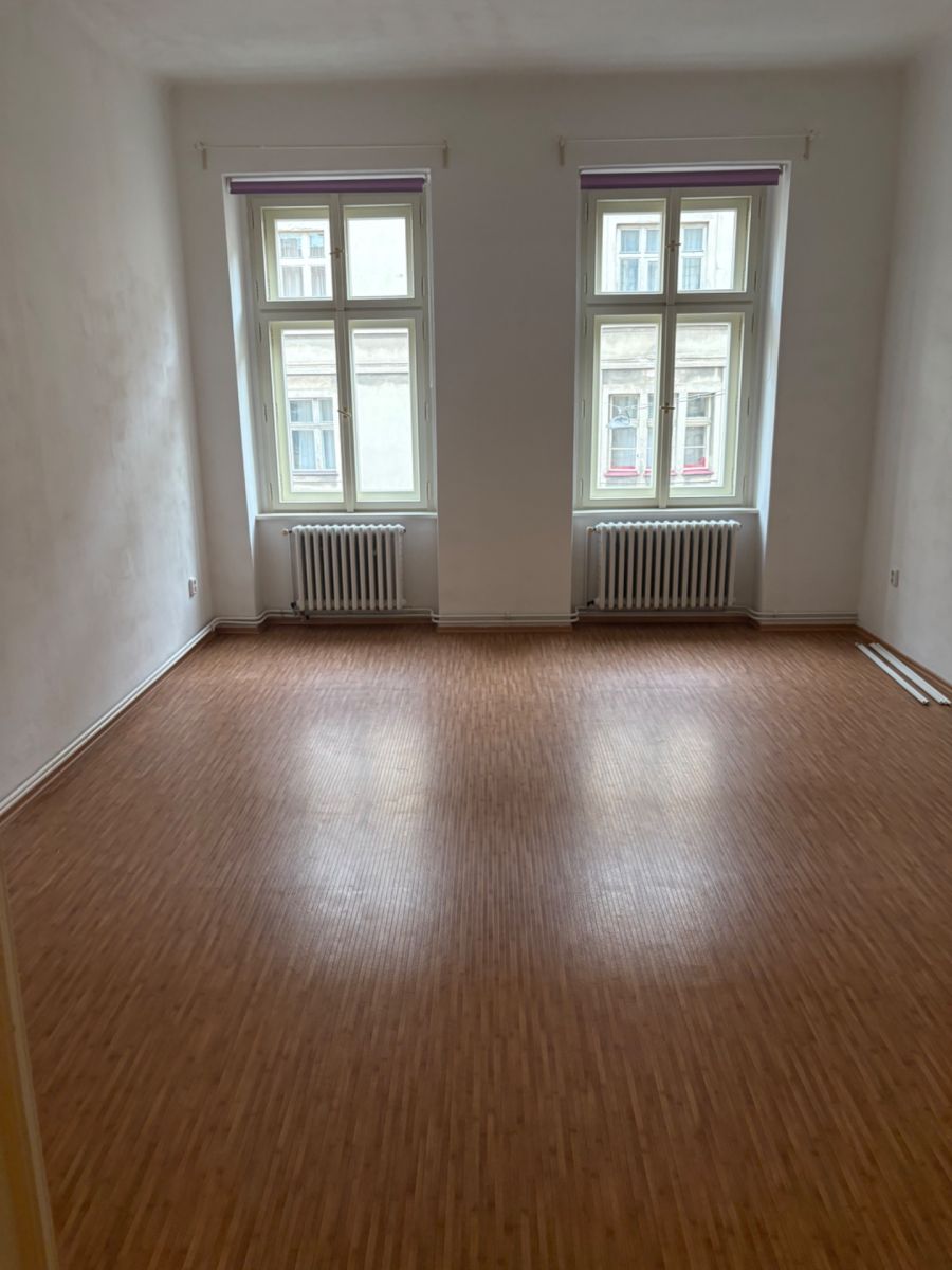 Pronájem bytu 2+1 72 m² — photo 2