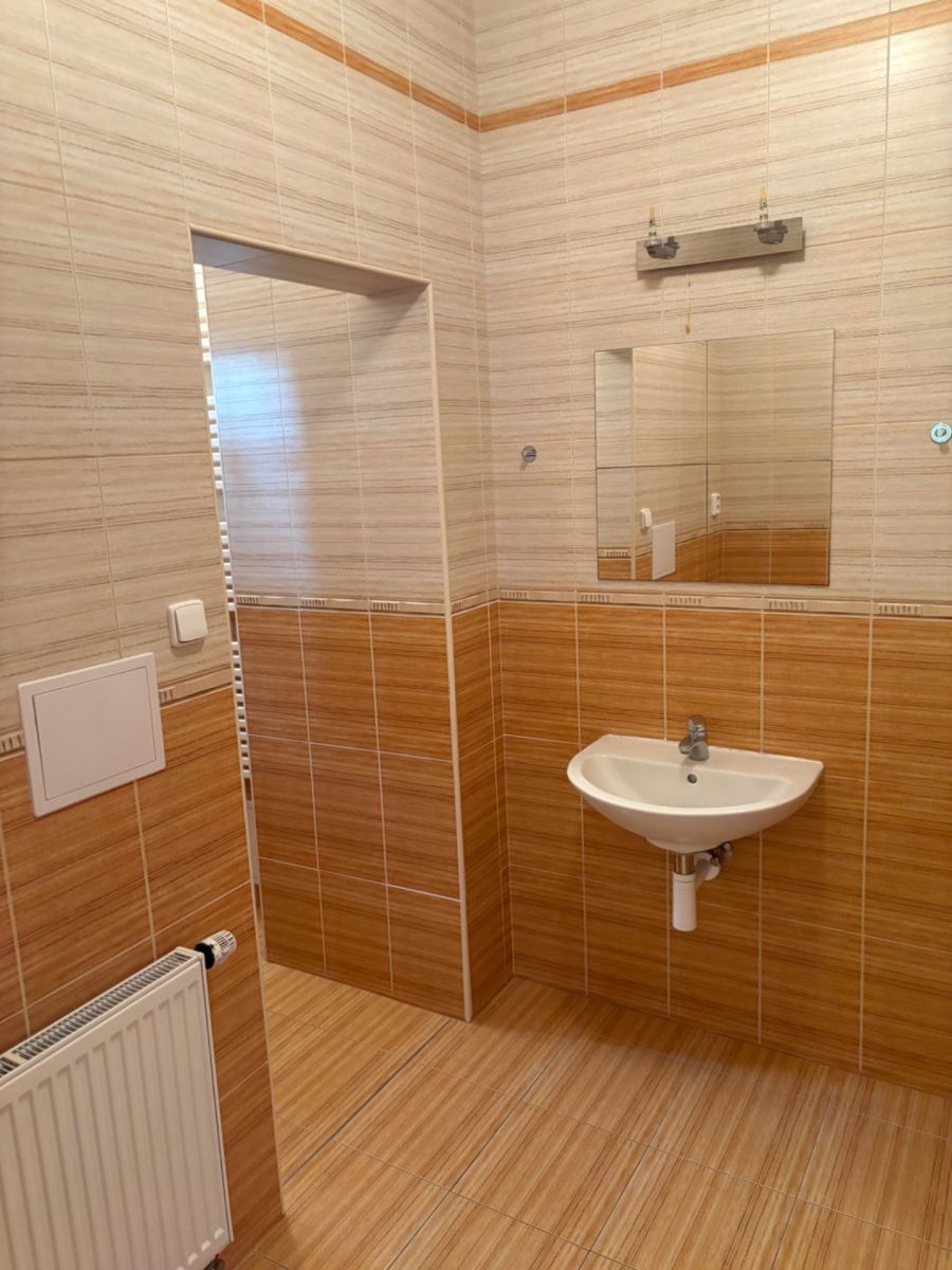 Pronájem bytu 2+1 72 m² — photo 3