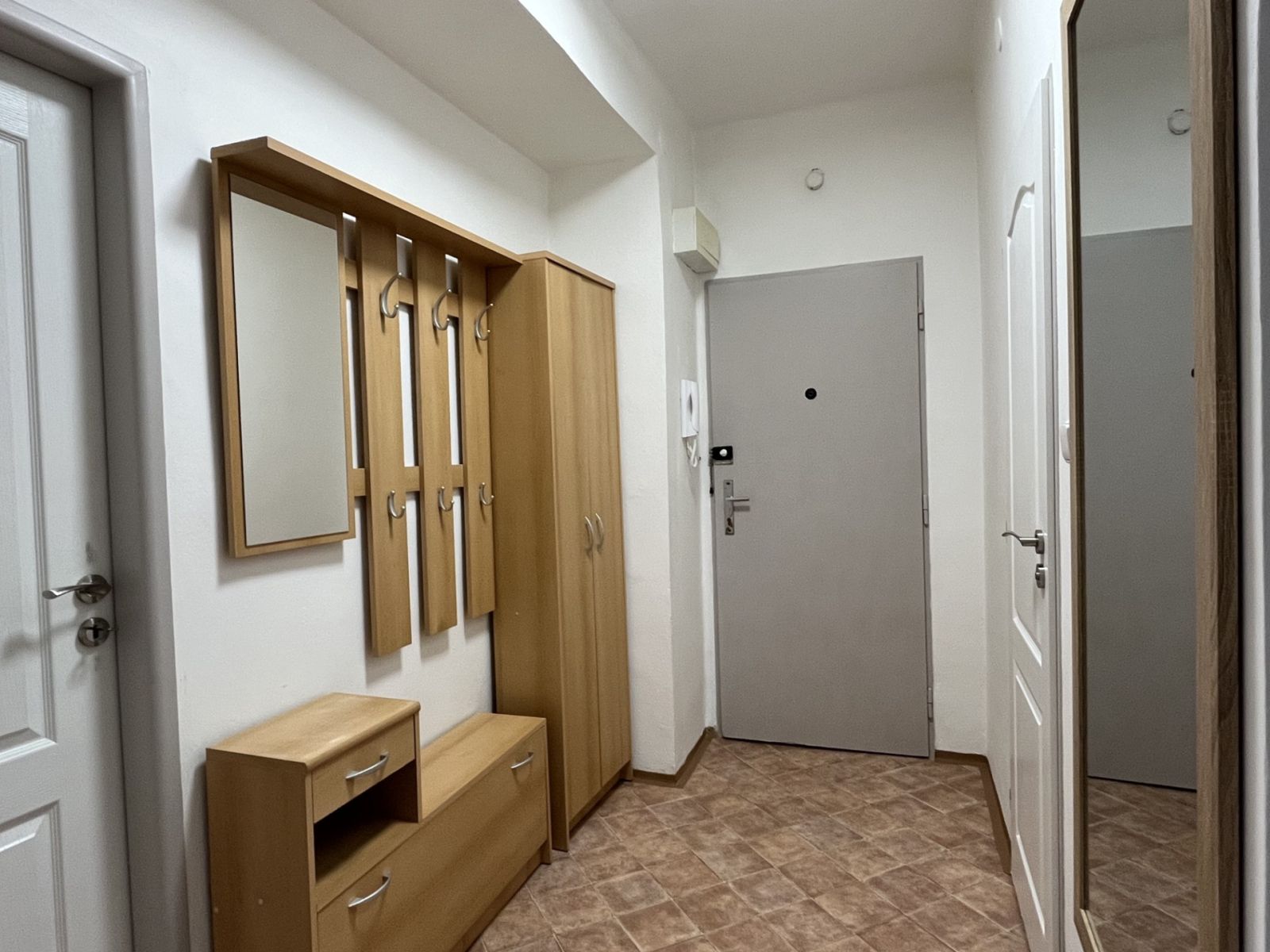 Pronájem bytu 3+1 70 m² — photo 2