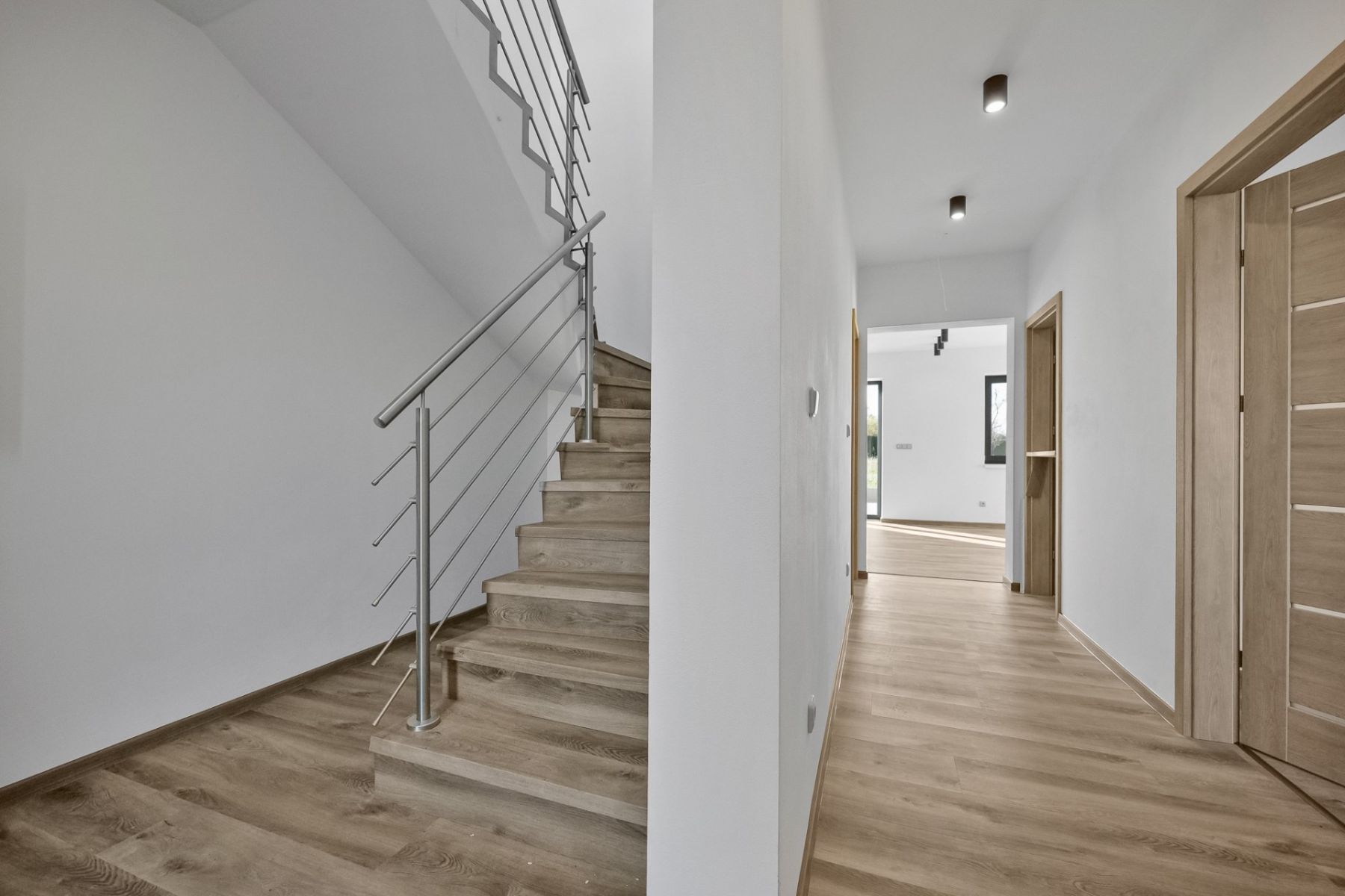 Pronájem bytu 5+kk 126 m² — photo 4