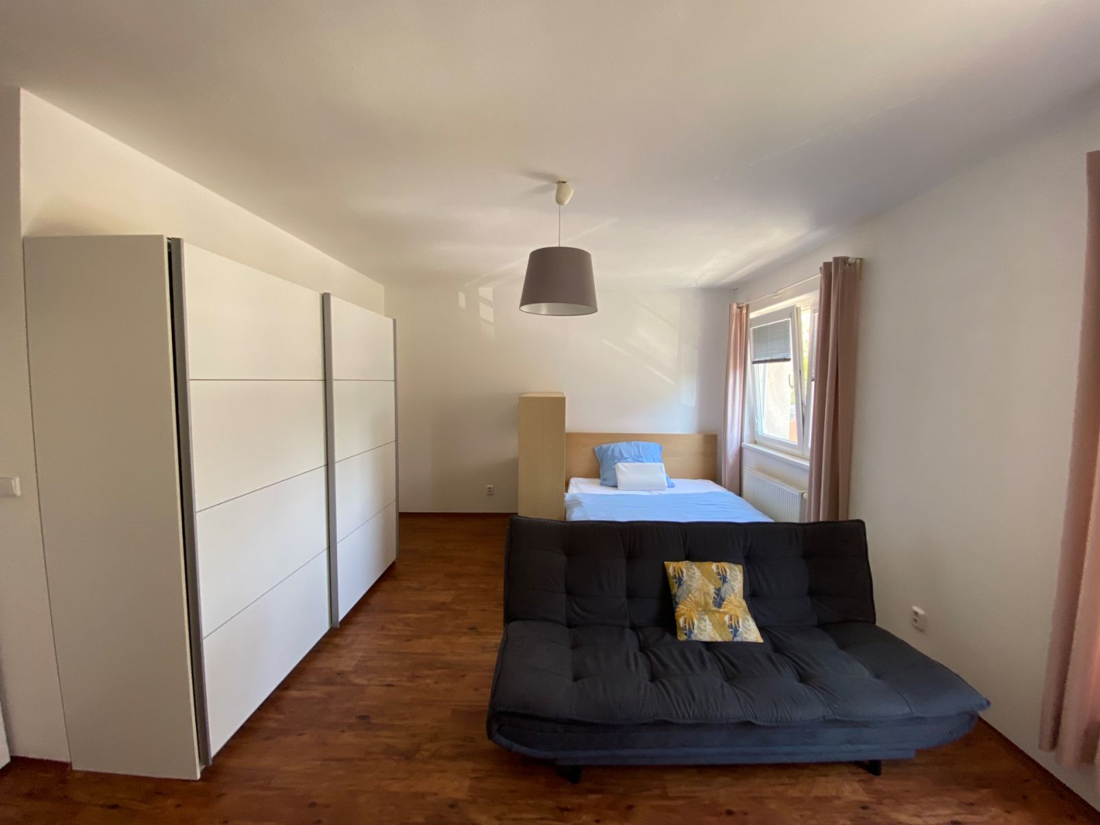 Pronájem bytu 1+kk 38 m² — photo 3