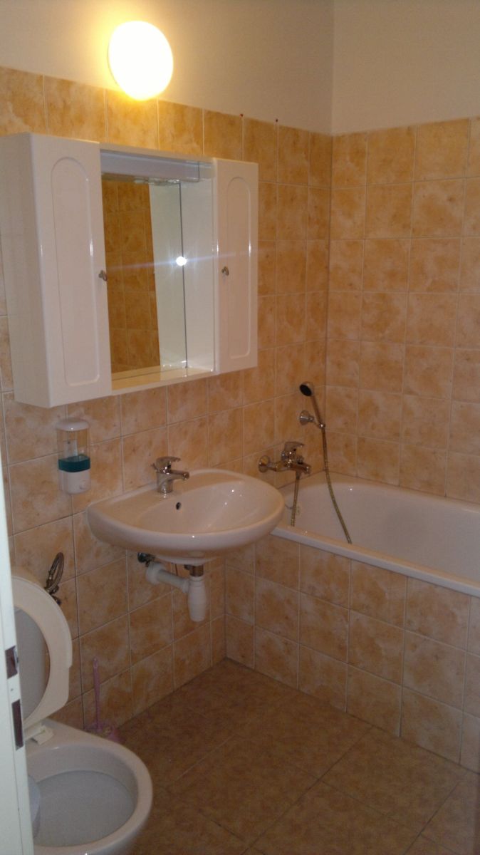 Prodej nebytového prostoru 34 m² — photo 2
