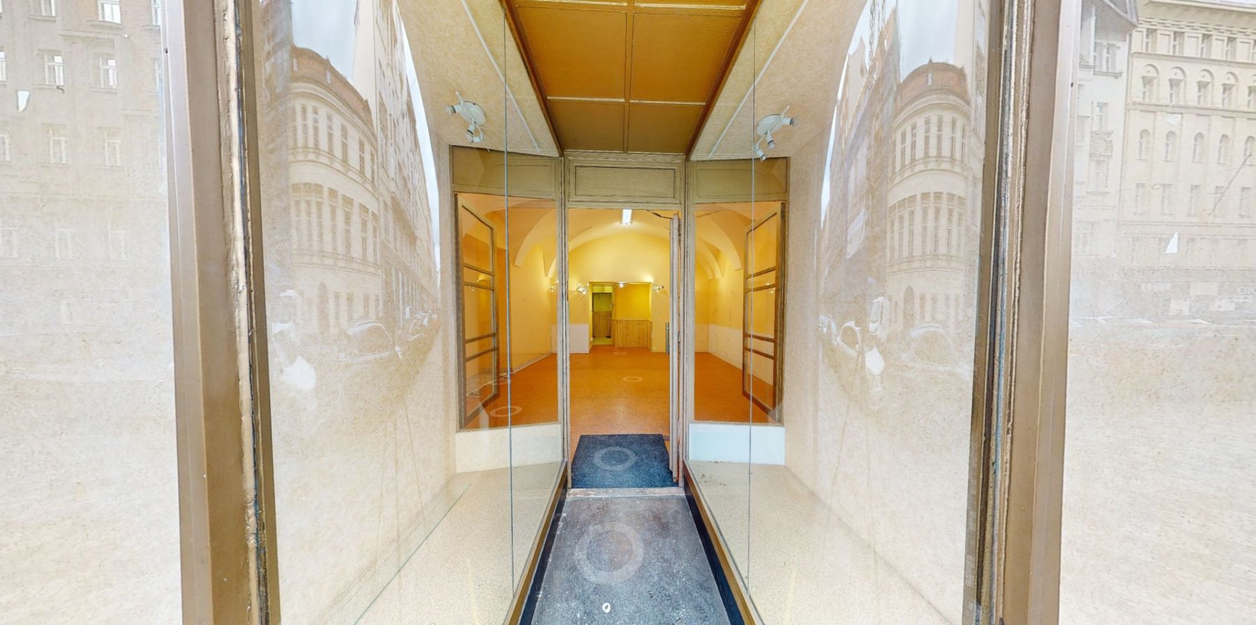 Pronájem nebytového prostoru 40 m² — photo 2