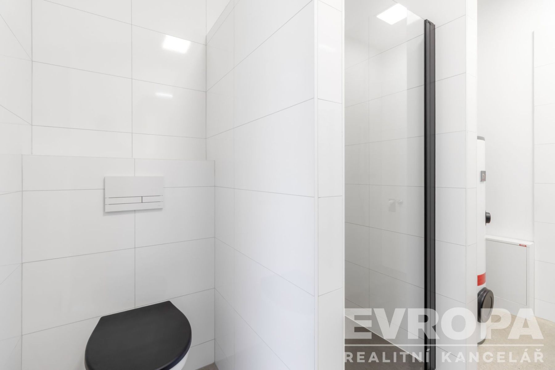 Pronájem domu 202 m², pozemek 348 m² — photo 4