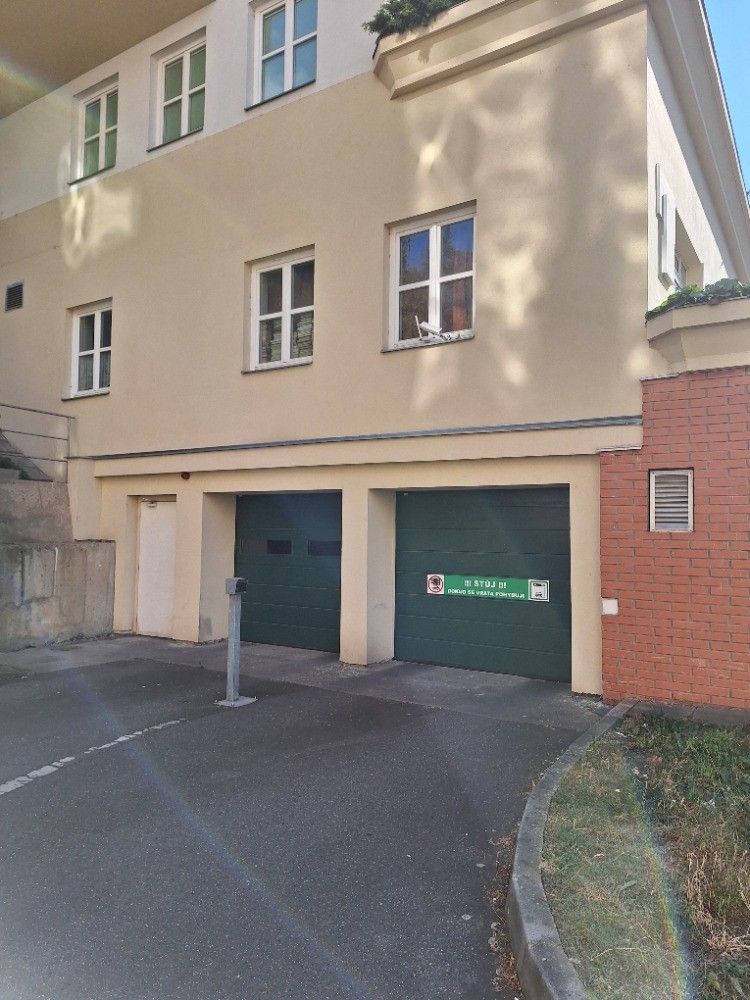 Pronájem garáže 15 m² – pohled 2