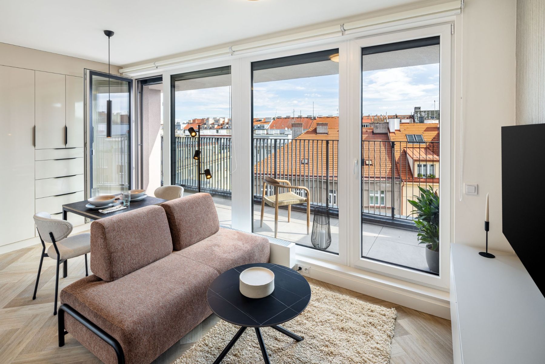 Pronájem bytu 1+kk 34 m², Praha – náhled fotky 2