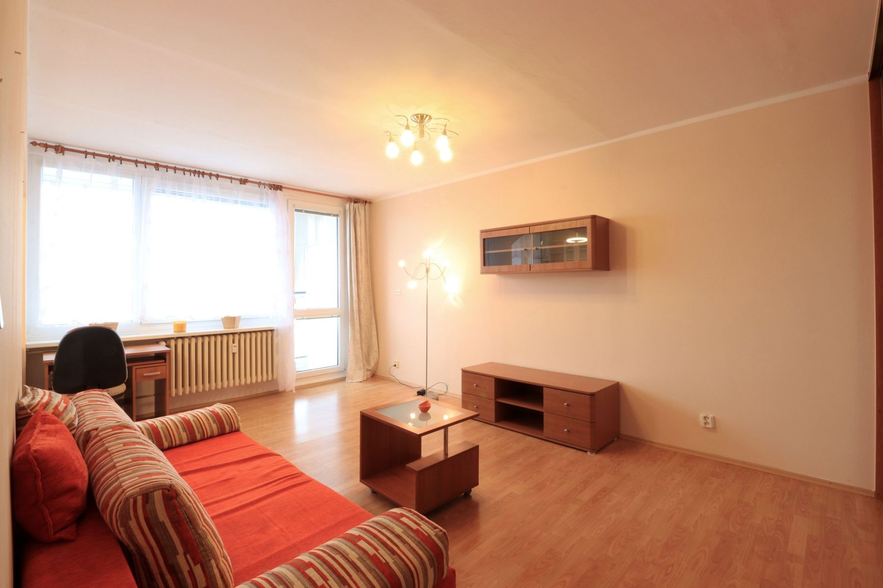 Pronájem bytu 1+kk 43 m², Slaný – náhled fotky 2
