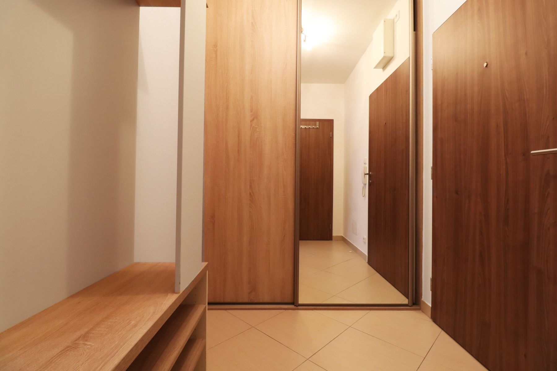 Pronájem bytu 2+kk 49 m², Praha – náhled fotky 9