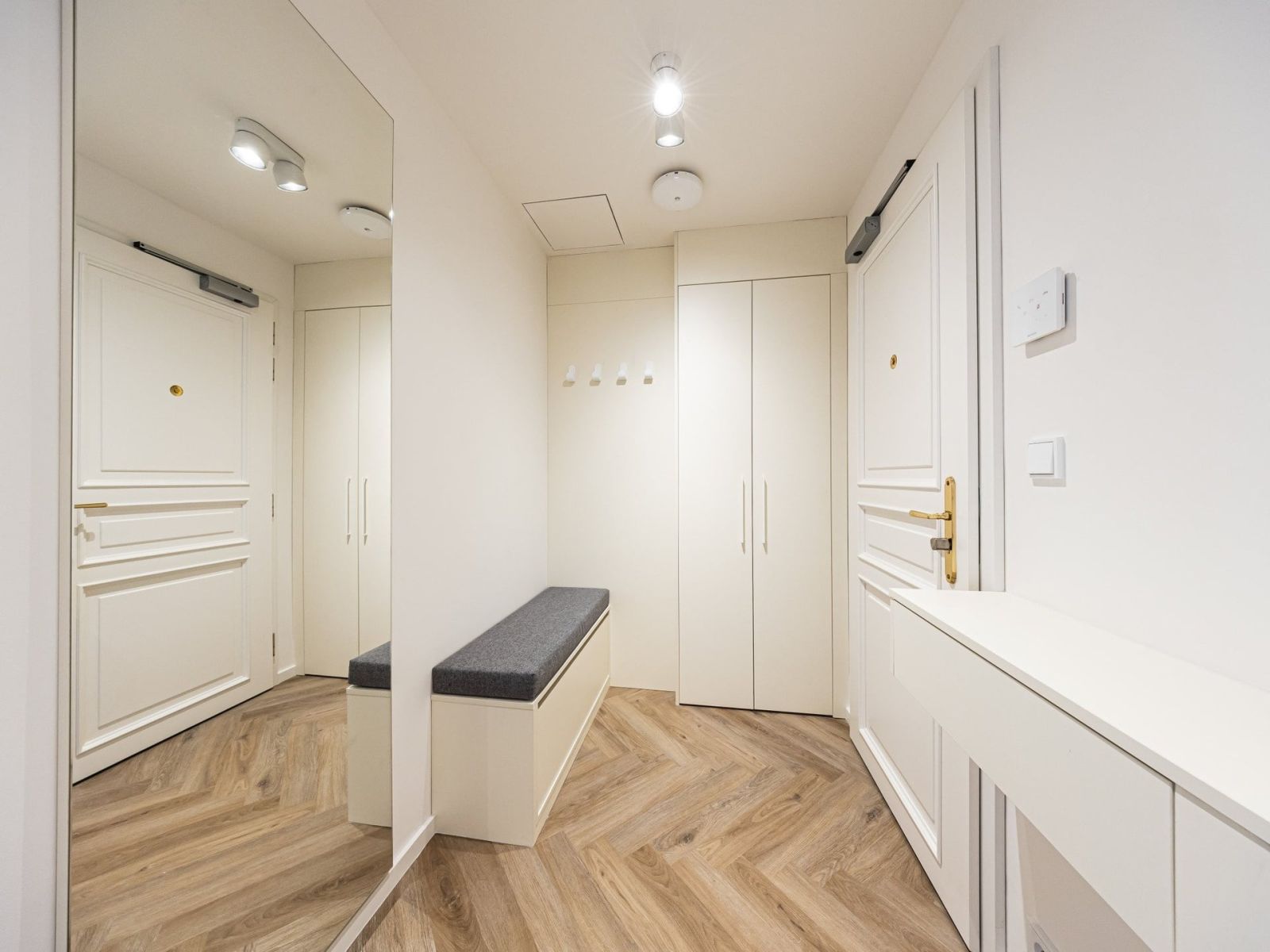 Pronájem bytu 2+kk, 43 m² (8 z 11)