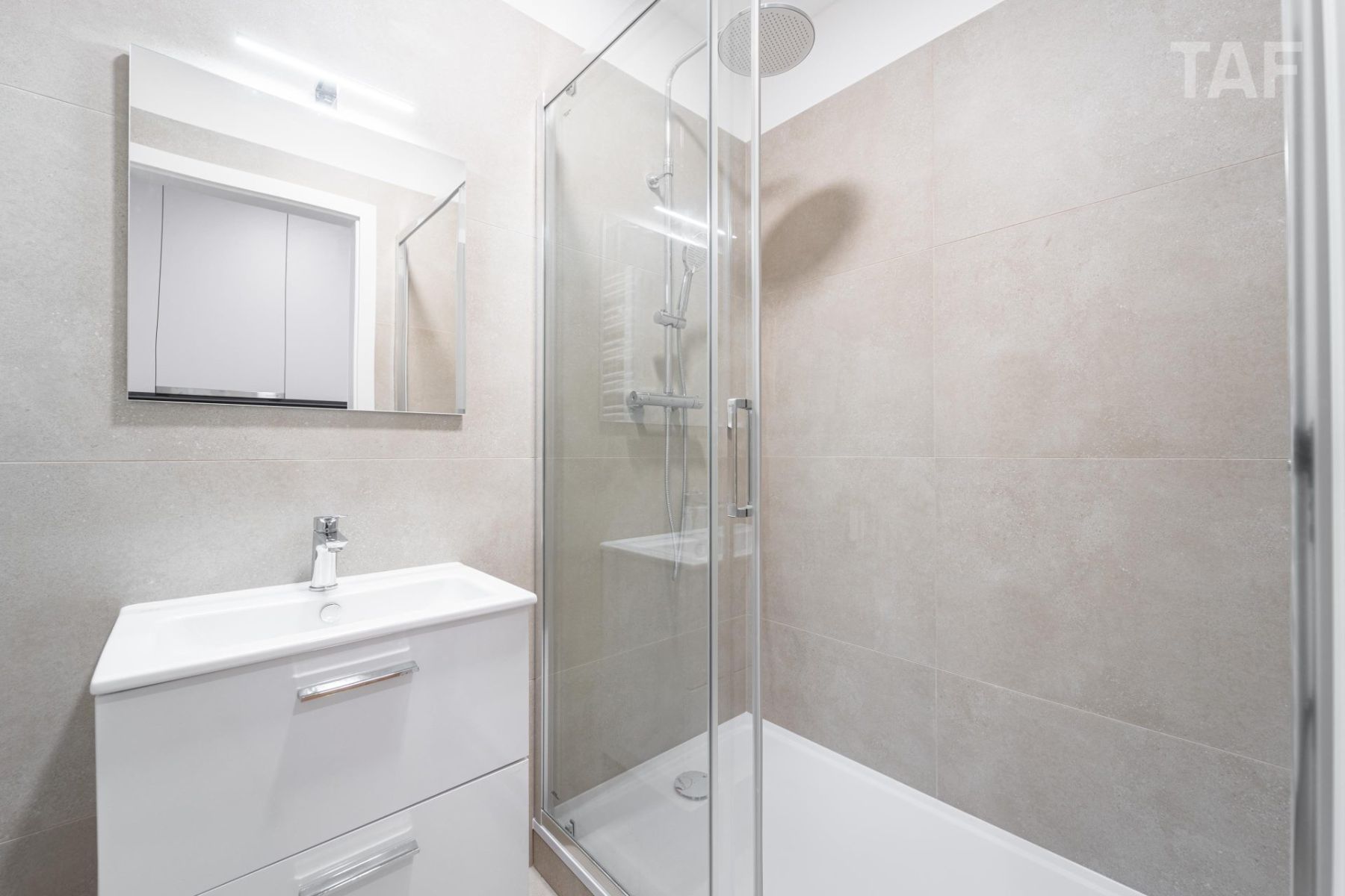 Prodej bytu 1+1 45 m², Praha – náhled fotky 7