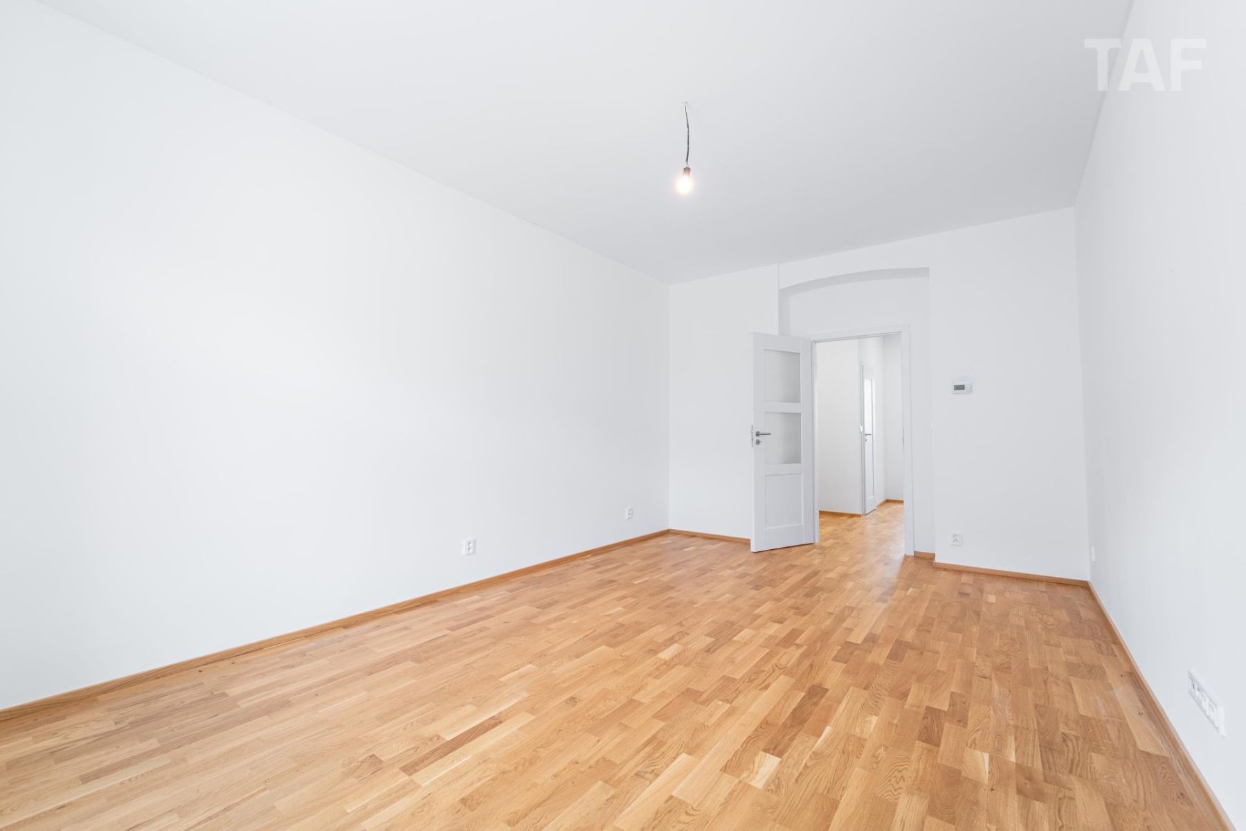 Prodej bytu 1+1 45 m², Praha – náhled fotky 3