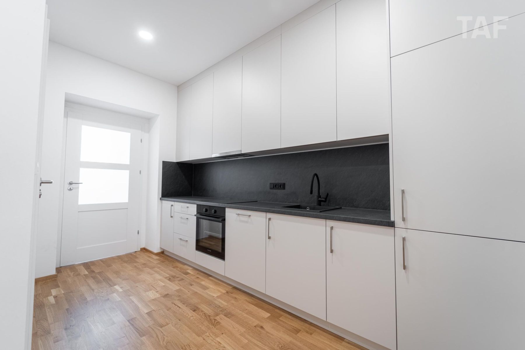 Prodej bytu 1+1 45 m², Praha – náhled fotky 5