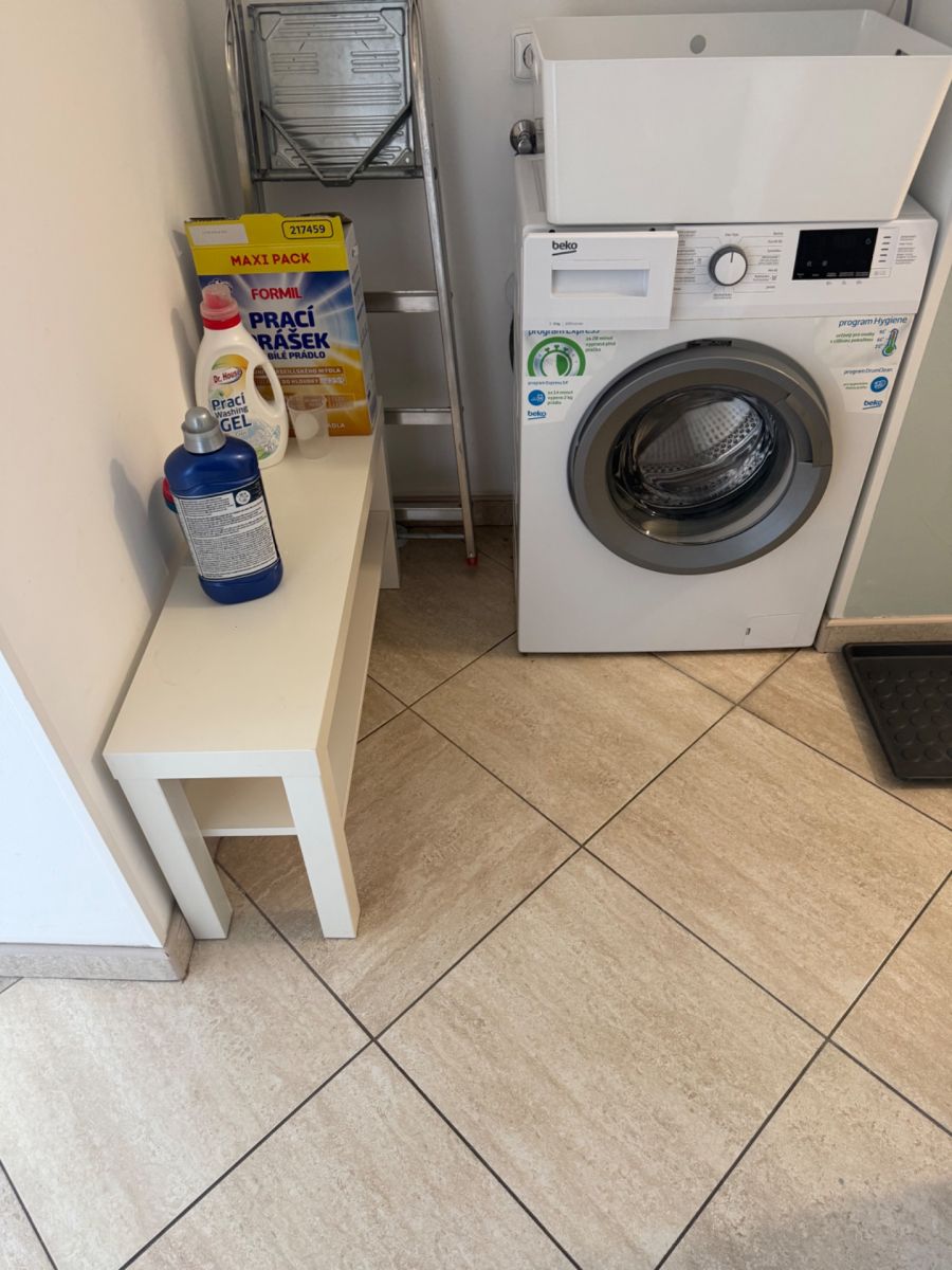 Pronájem bytu 1+kk 40 m², Praha – náhled fotky 9