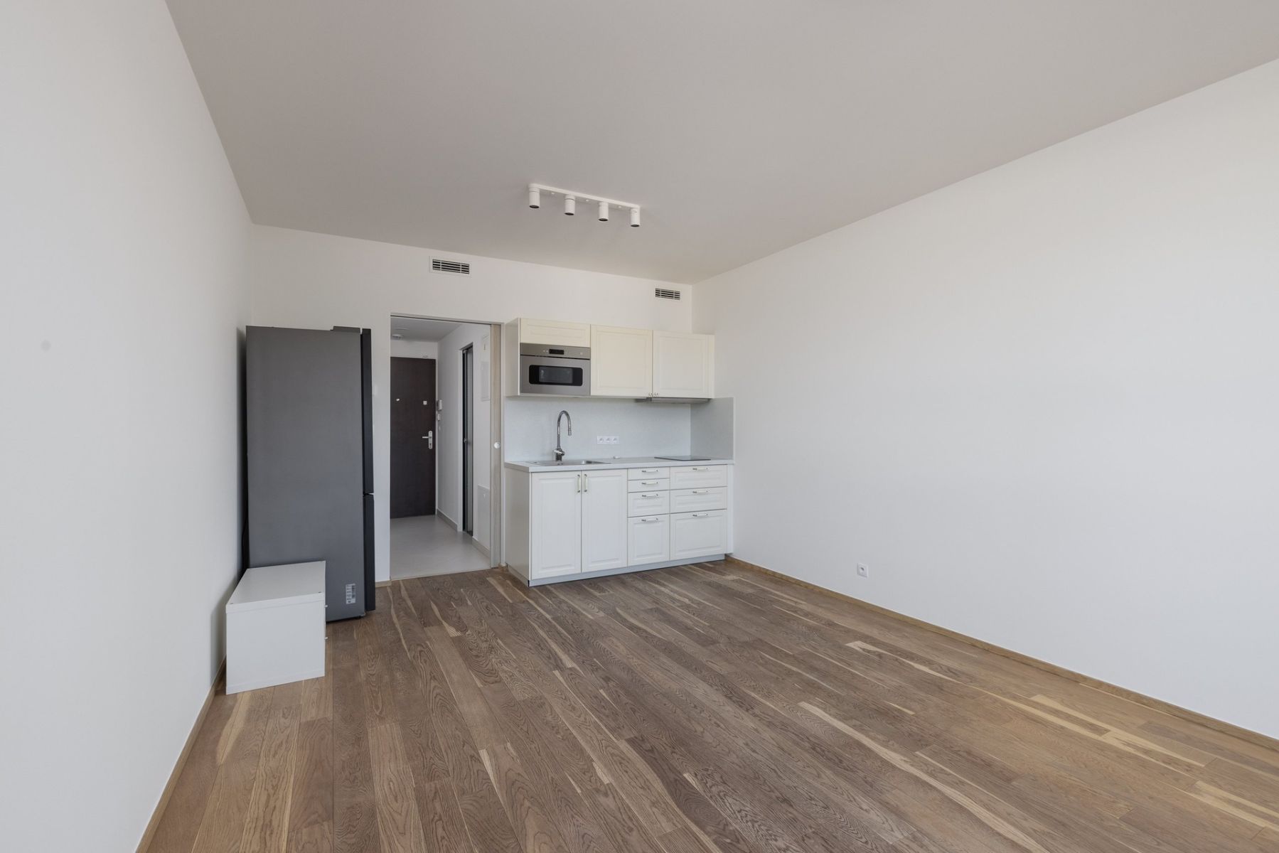 Pronájem bytu 1+kk 33 m², Praha – náhled fotky 3