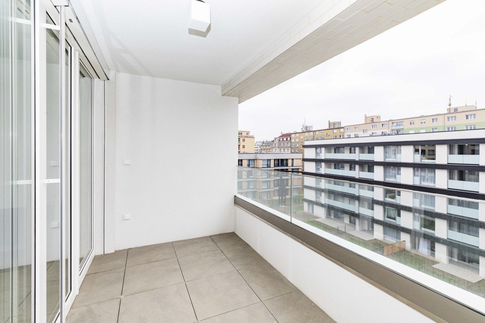 Pronájem bytu 3+kk 84 m², Praha – náhled fotky 12