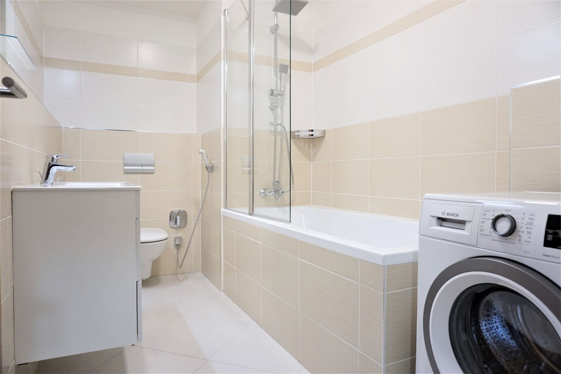 Pronájem bytu 2+kk 55 m², Praha – náhled fotky 3