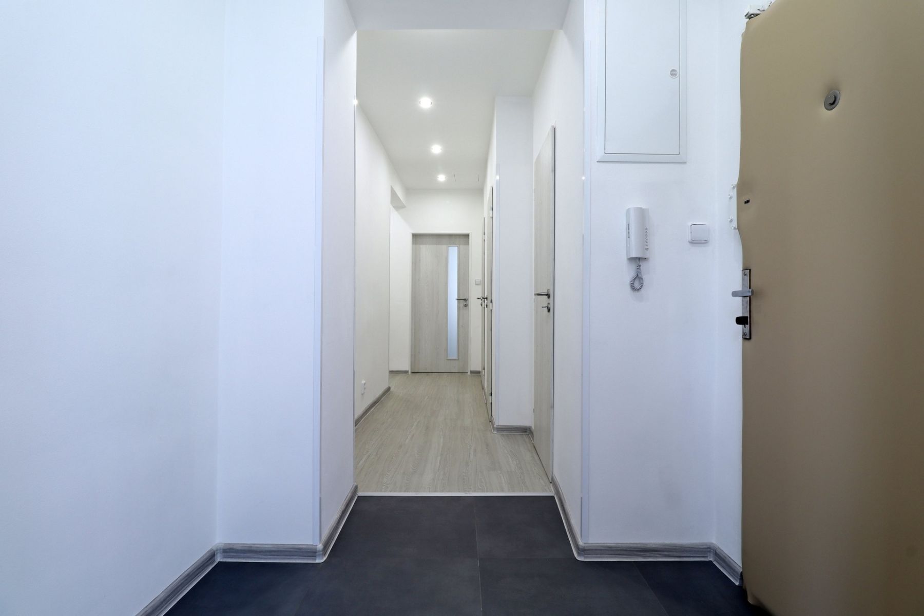 Pronájem bytu 3+kk 72 m², Praha – náhled fotky 14