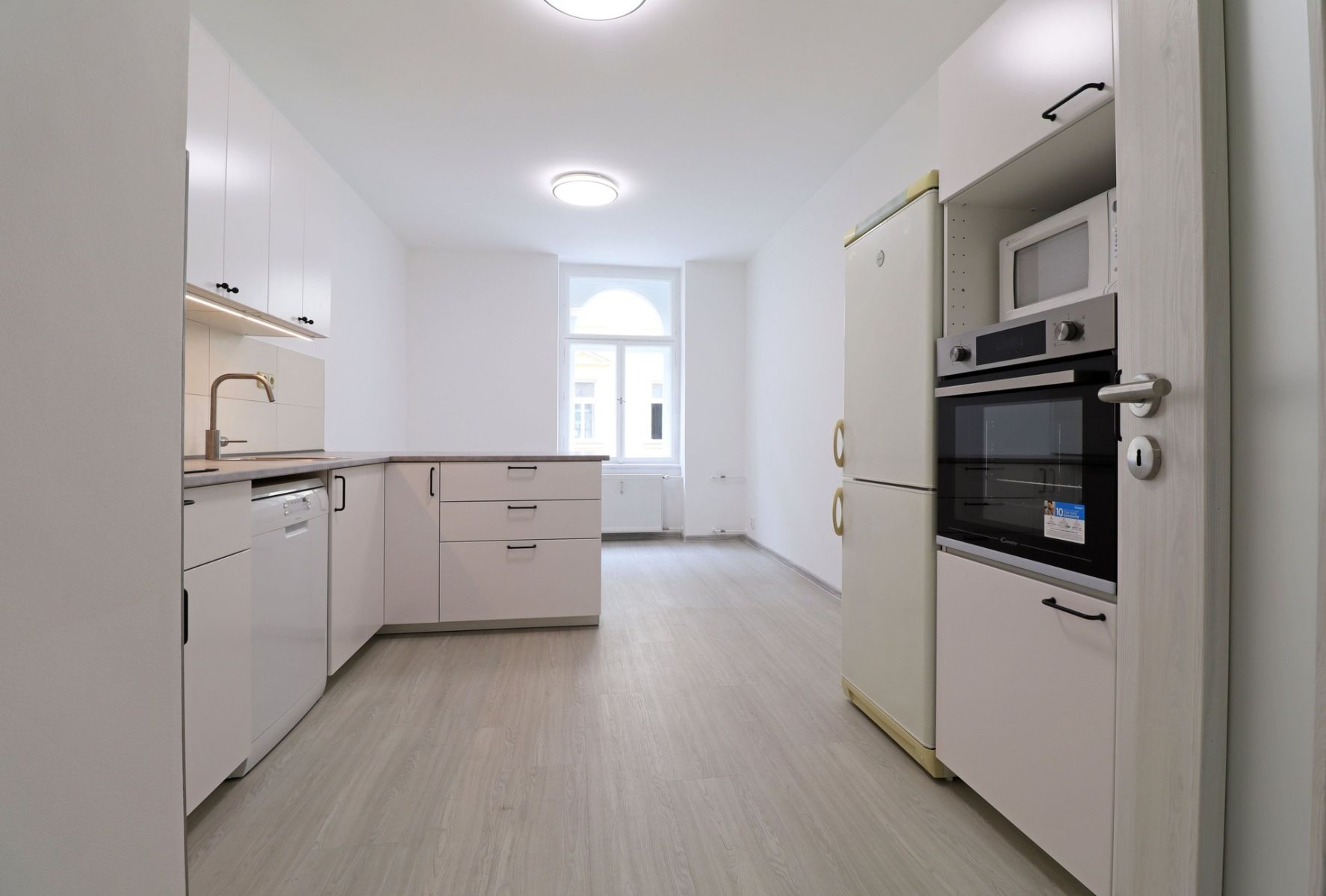 Pronájem bytu 3+kk 72 m², Praha – náhled fotky 2